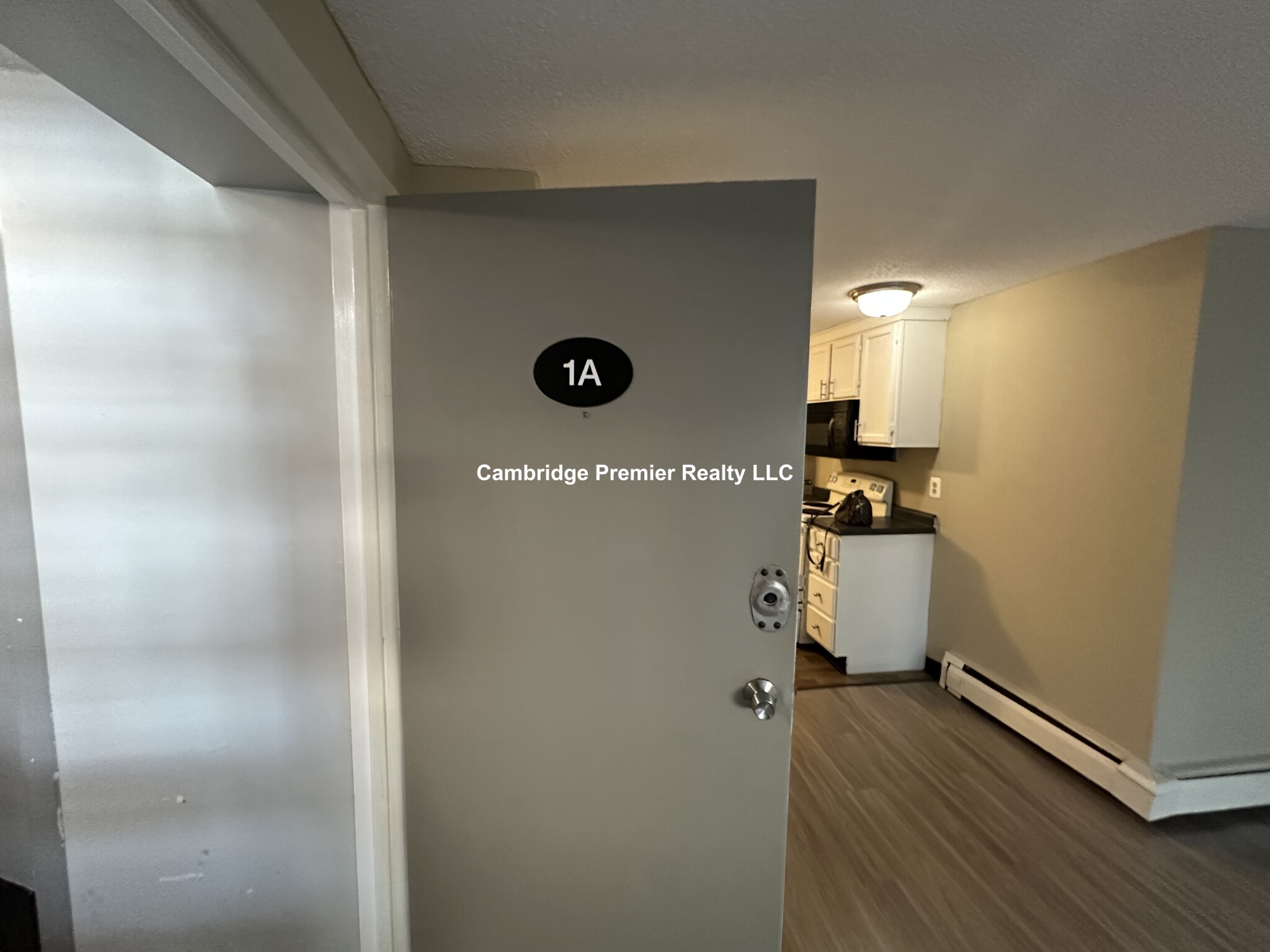 375 Harvard St., Cambridge, MA - 2,750 USD/ month