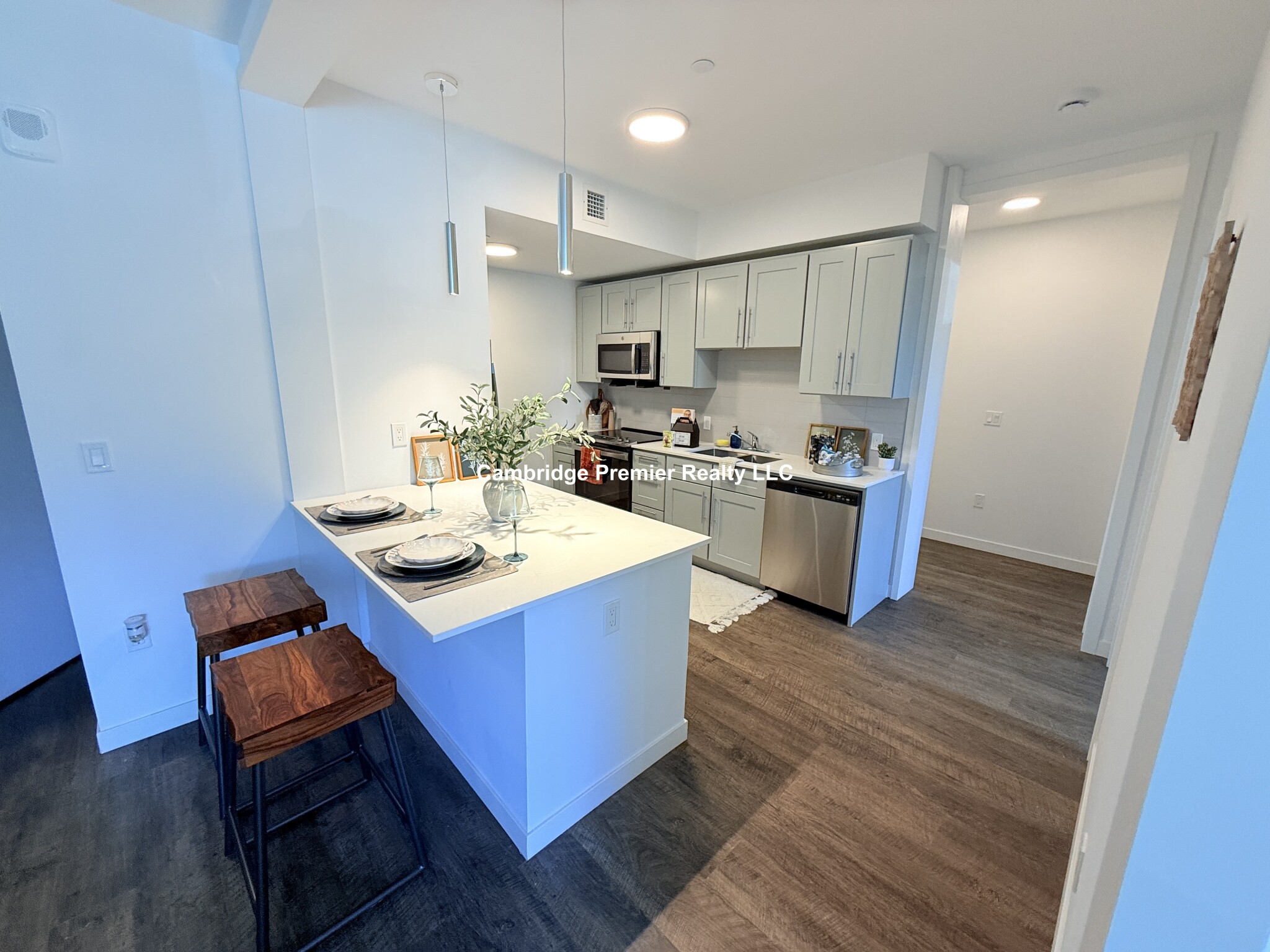 20 Stephenson Aman St., Somerville, MA - 2,295 USD/ month