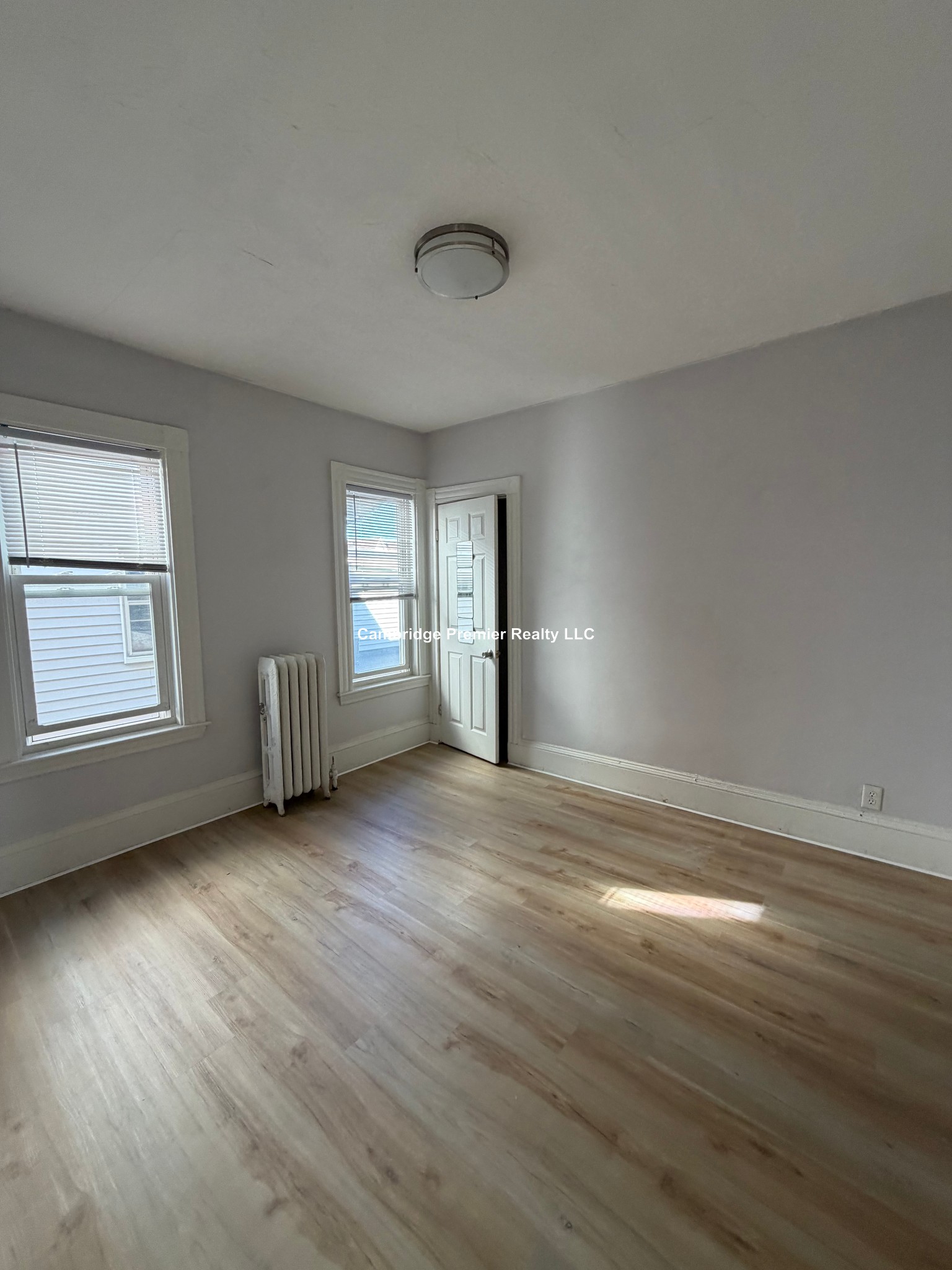 Photo 6 of Everett Ave. Unit 2