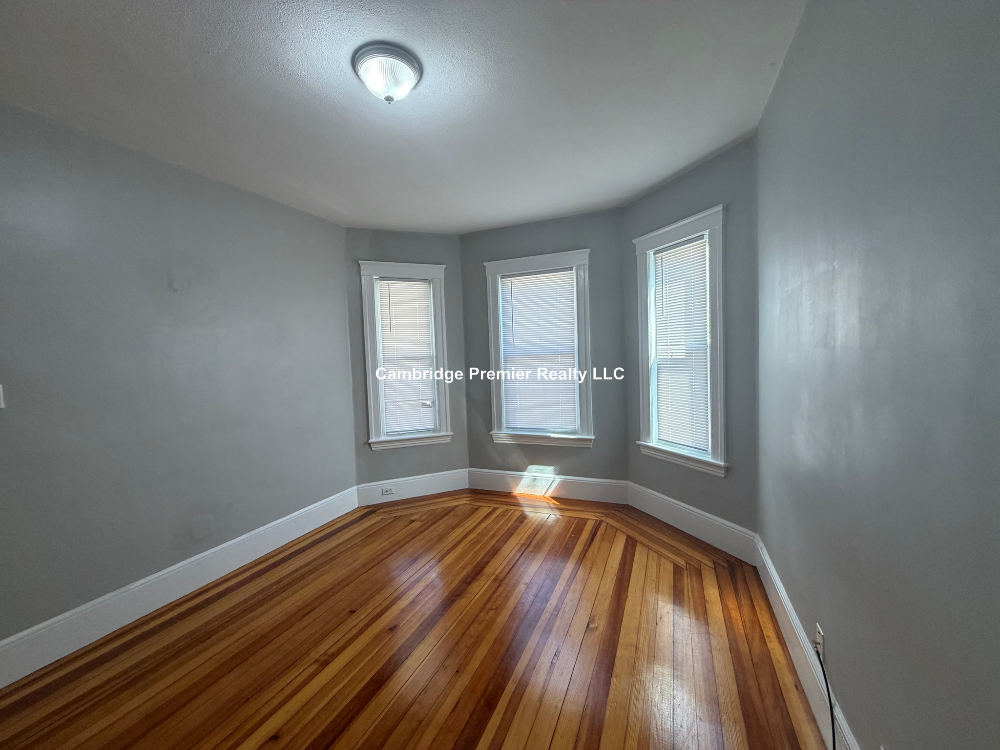 Photos of apartment on Waldo Ave.,Somerville MA 02143