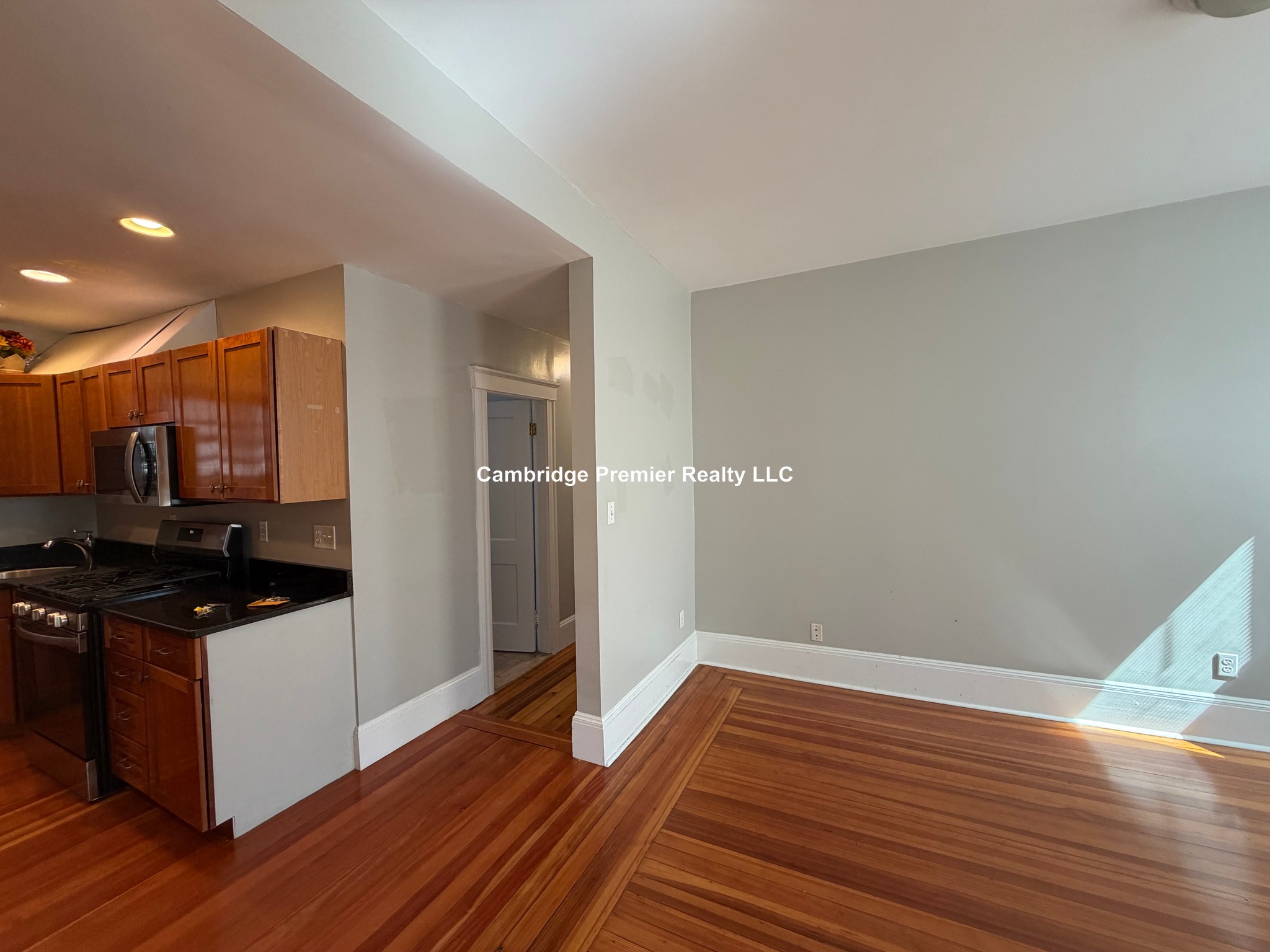 Photos of apartment on Waldo Ave.,Somerville MA 02143