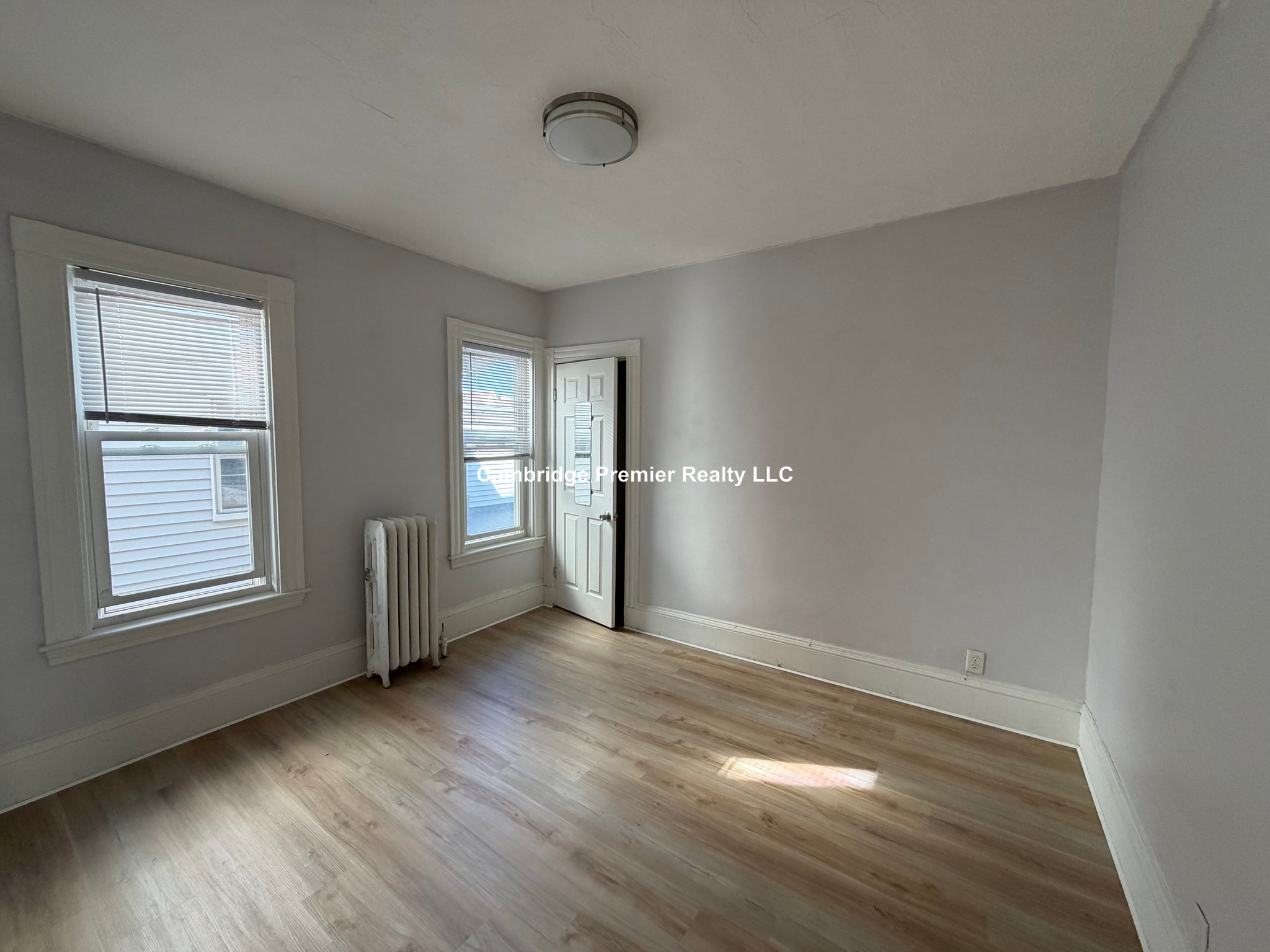 Photo 7 of Everett Ave. Unit 2
