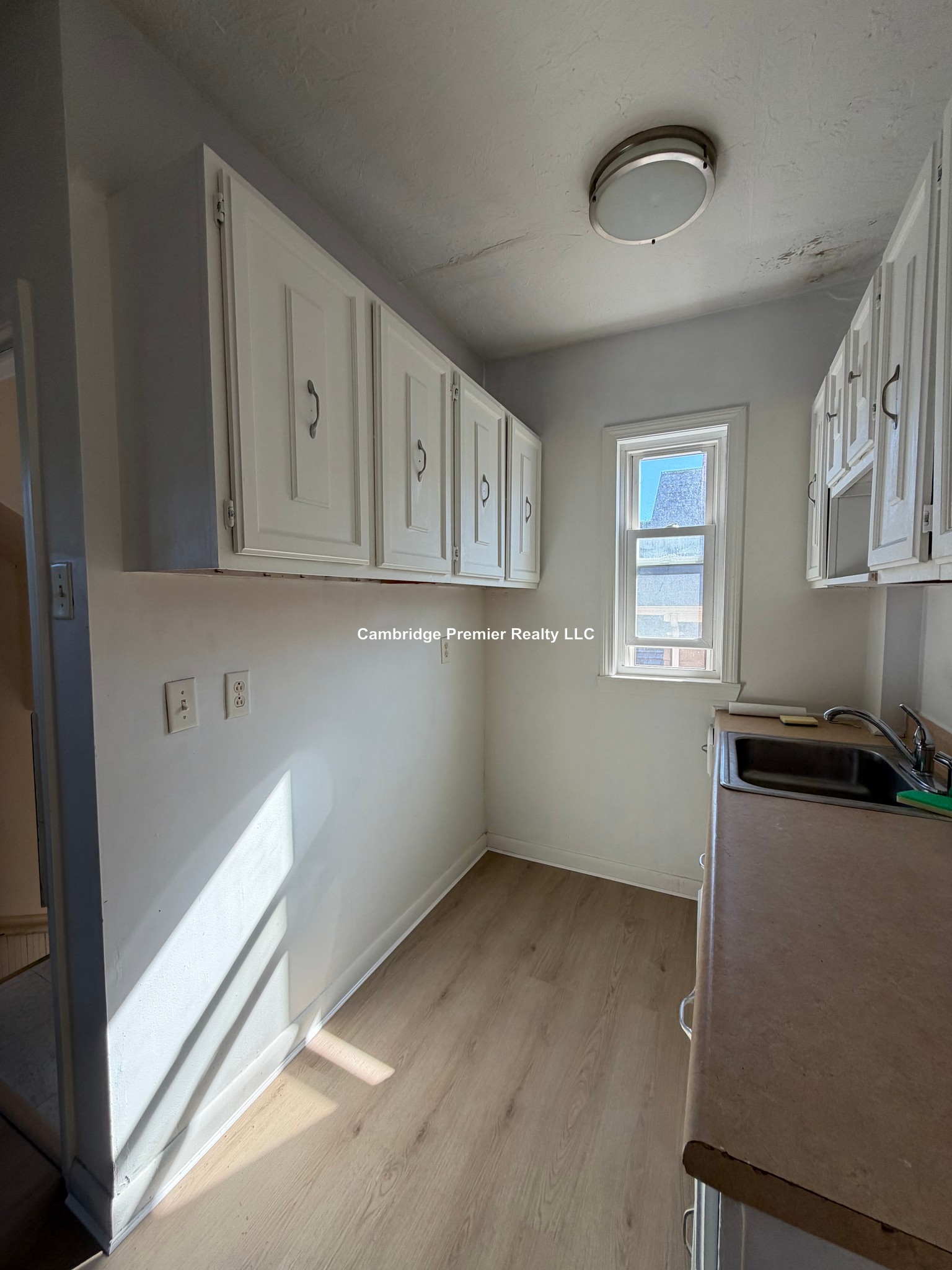 Photo 13 of Everett Ave. Unit 2