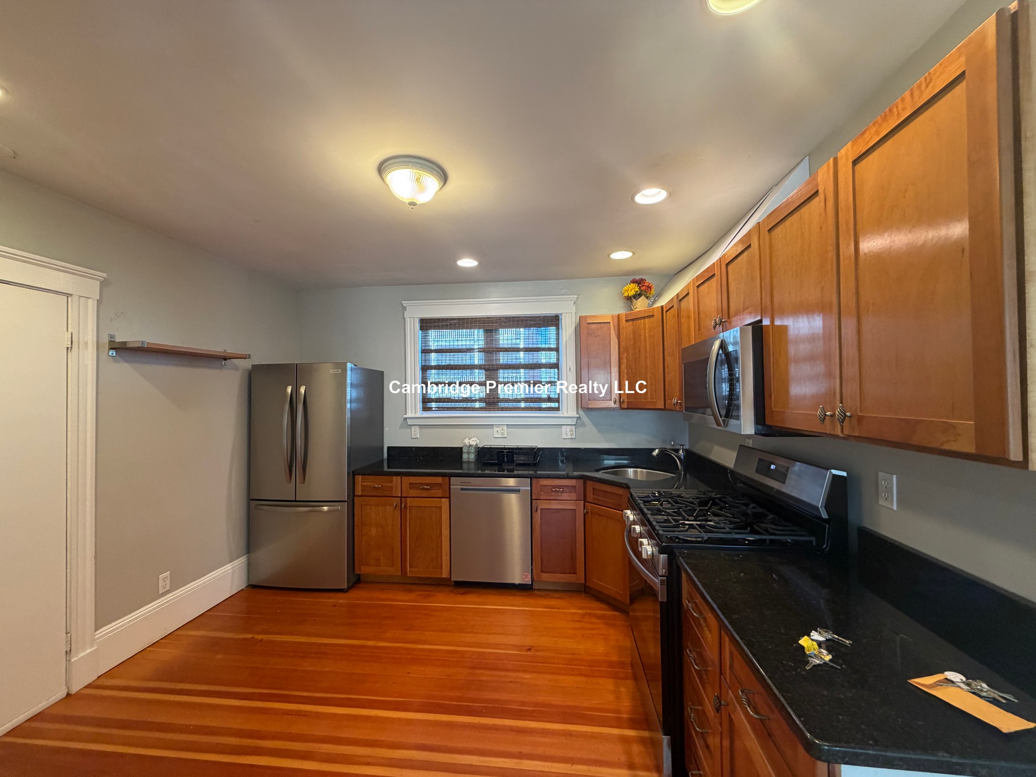 Pictures of  property for rent on Waldo Ave., Somerville, MA 02143