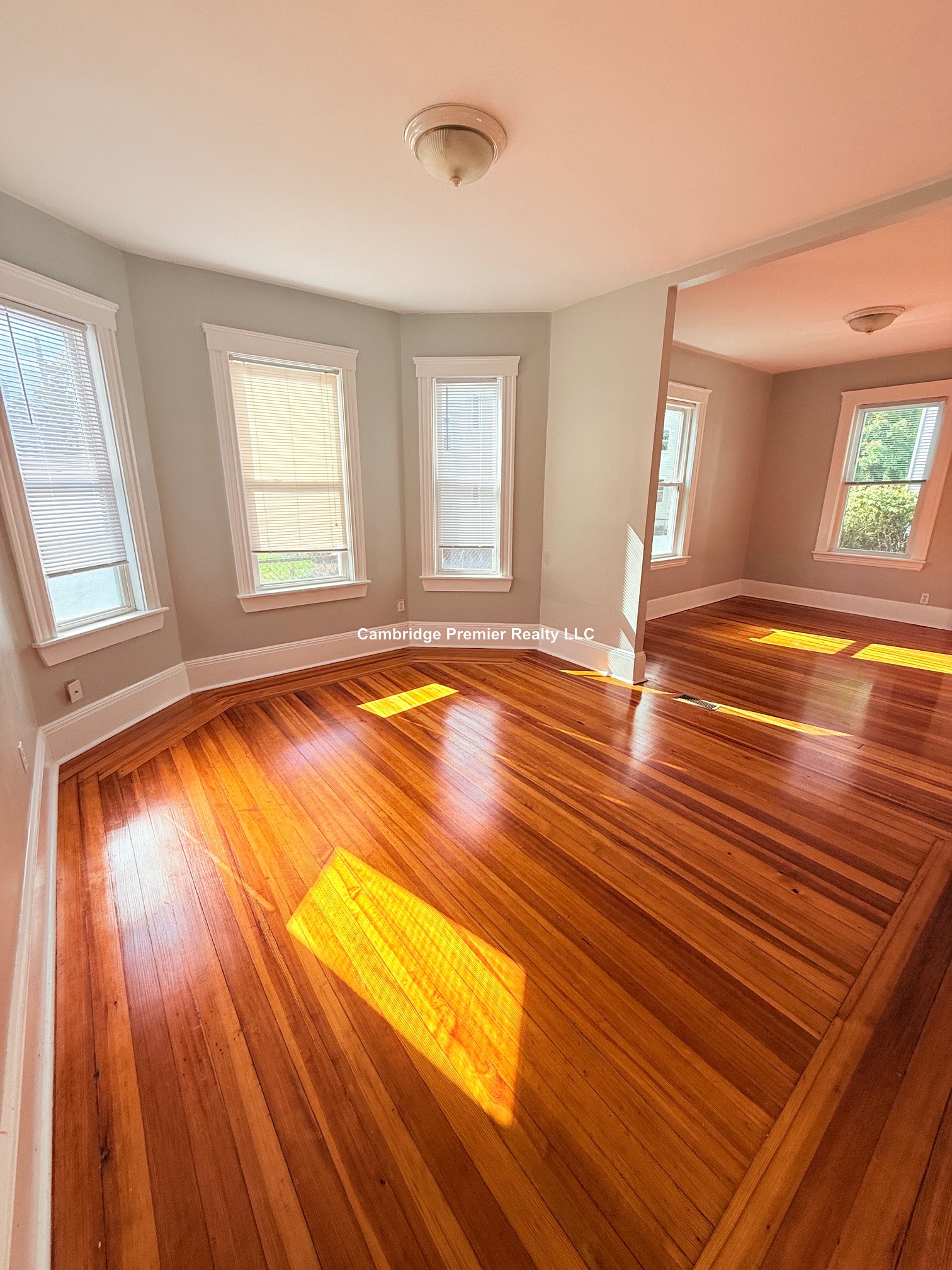 Pictures of  property for rent on Waldo Ave., Somerville, MA 02143