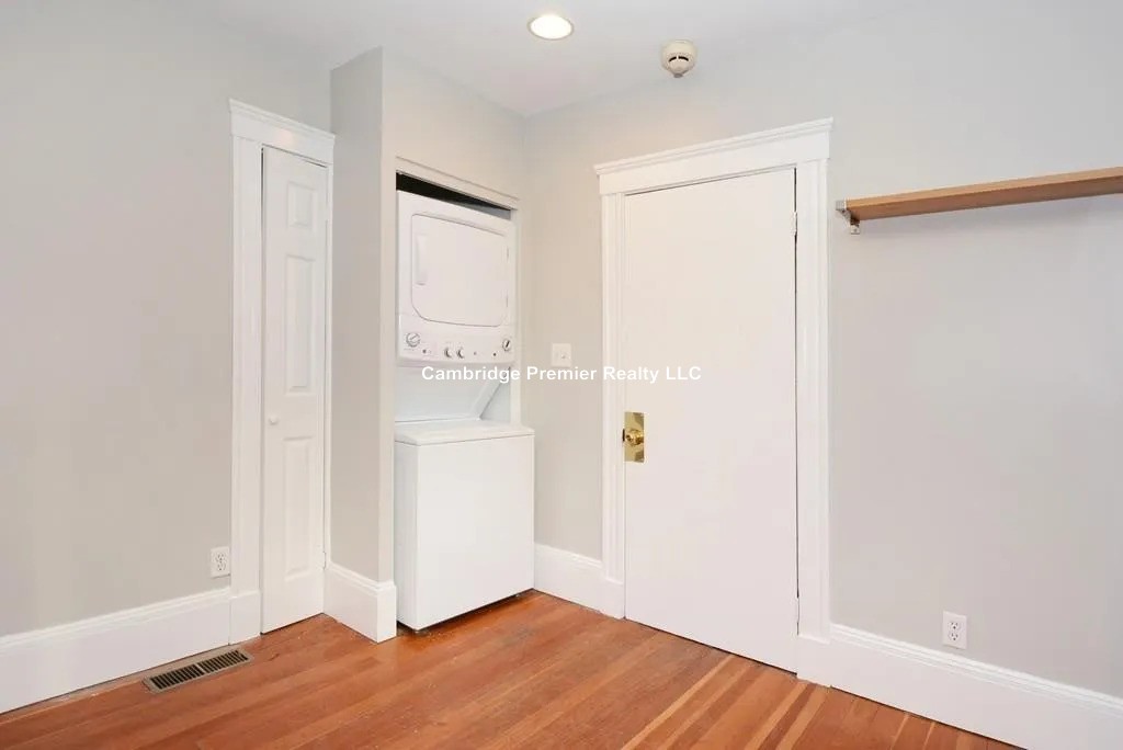 Photos of apartment on Waldo Ave.,Somerville MA 02143