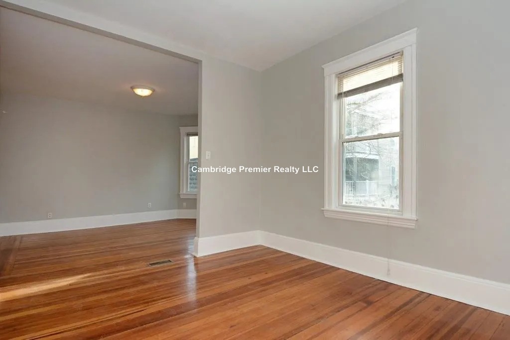 Photos of apartment on Waldo Ave.,Somerville MA 02143