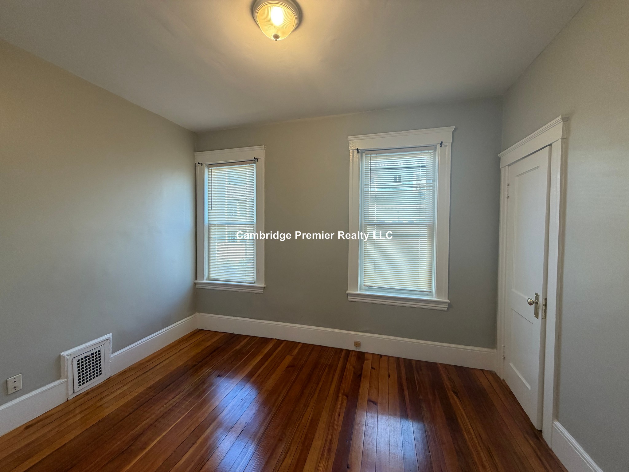 Photos of apartment on Waldo Ave.,Somerville MA 02143