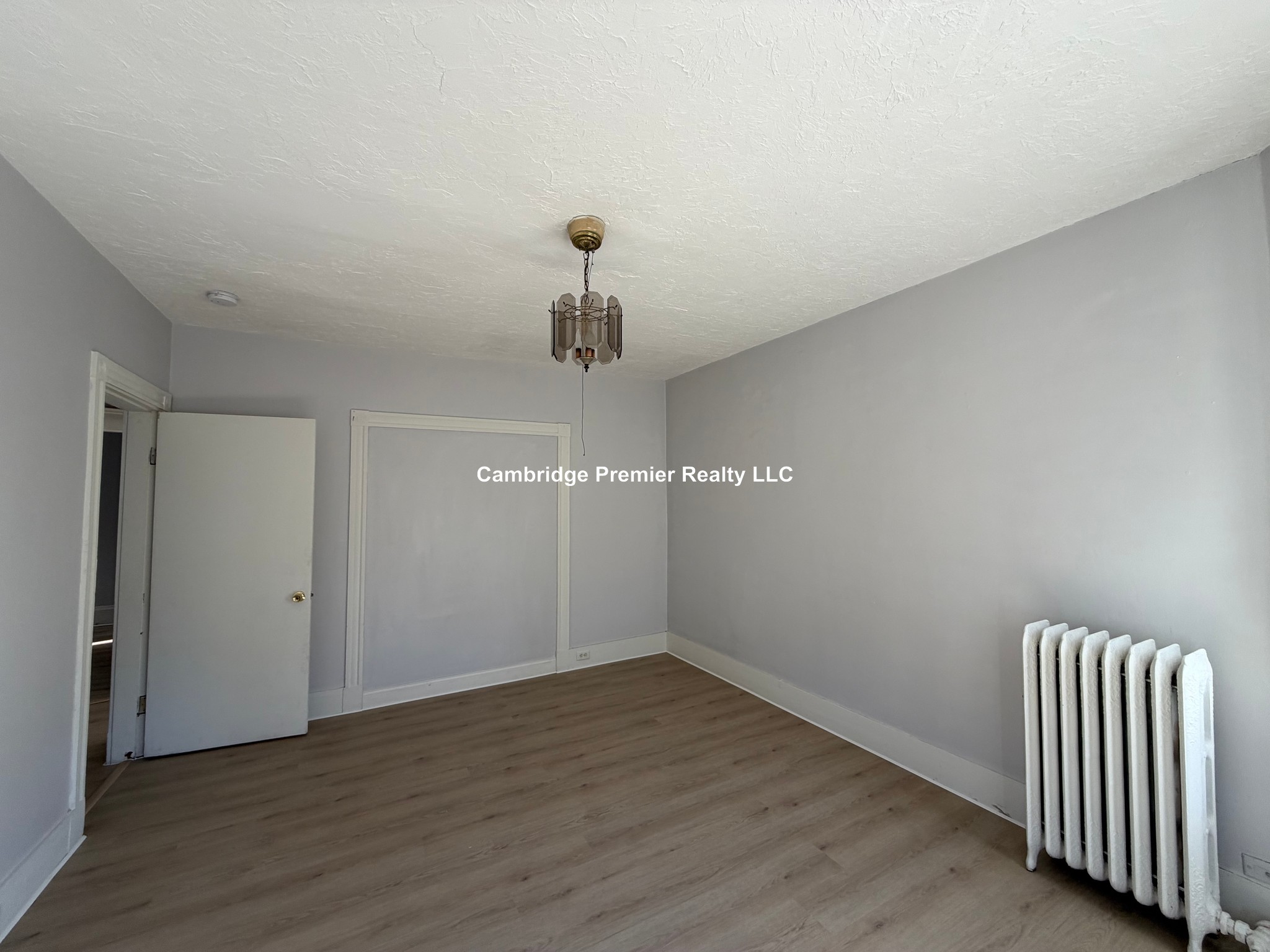 Photo 4 of Everett Ave. Unit 2