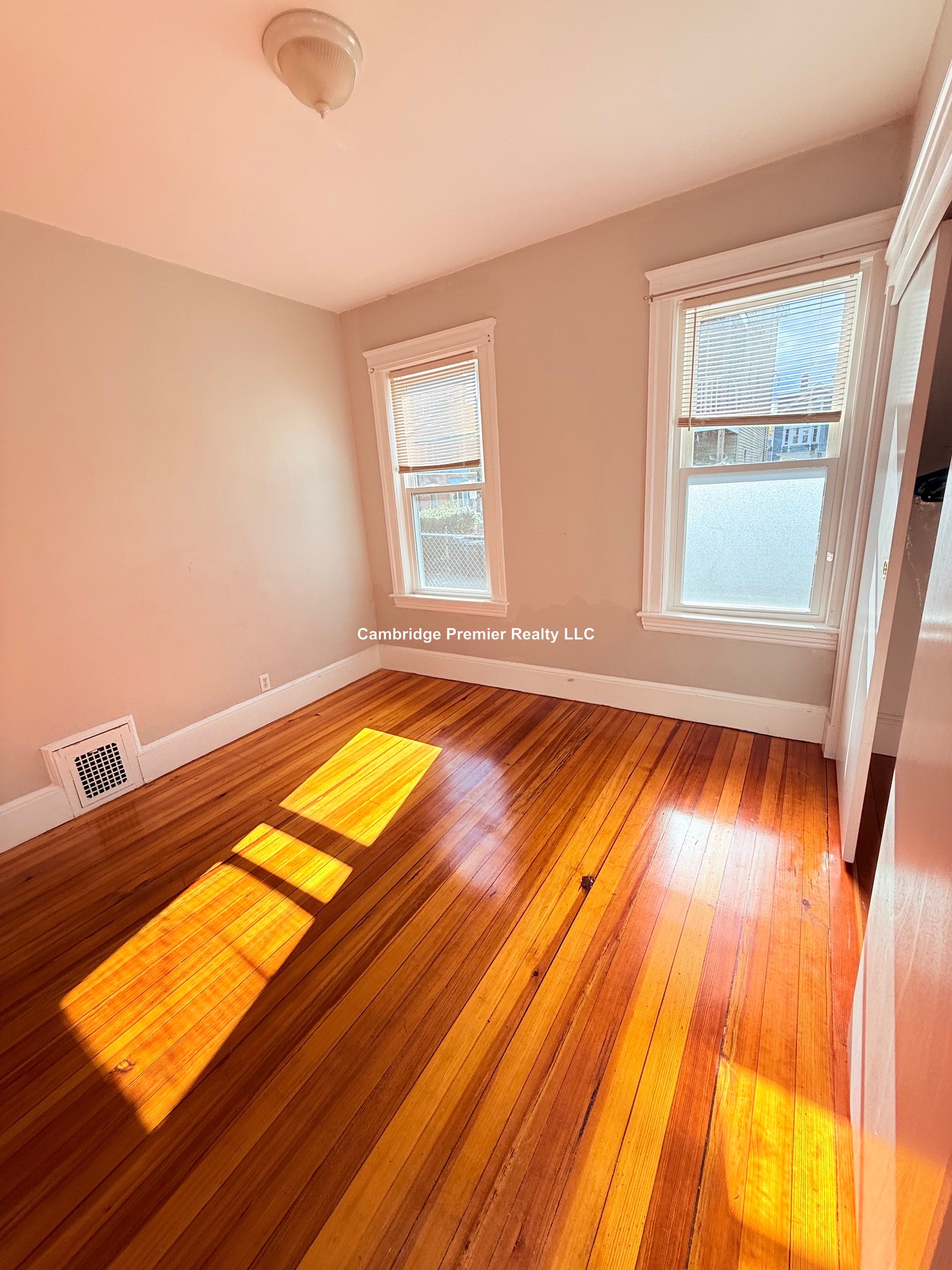 Photo 6 of Waldo Ave. Unit 1F