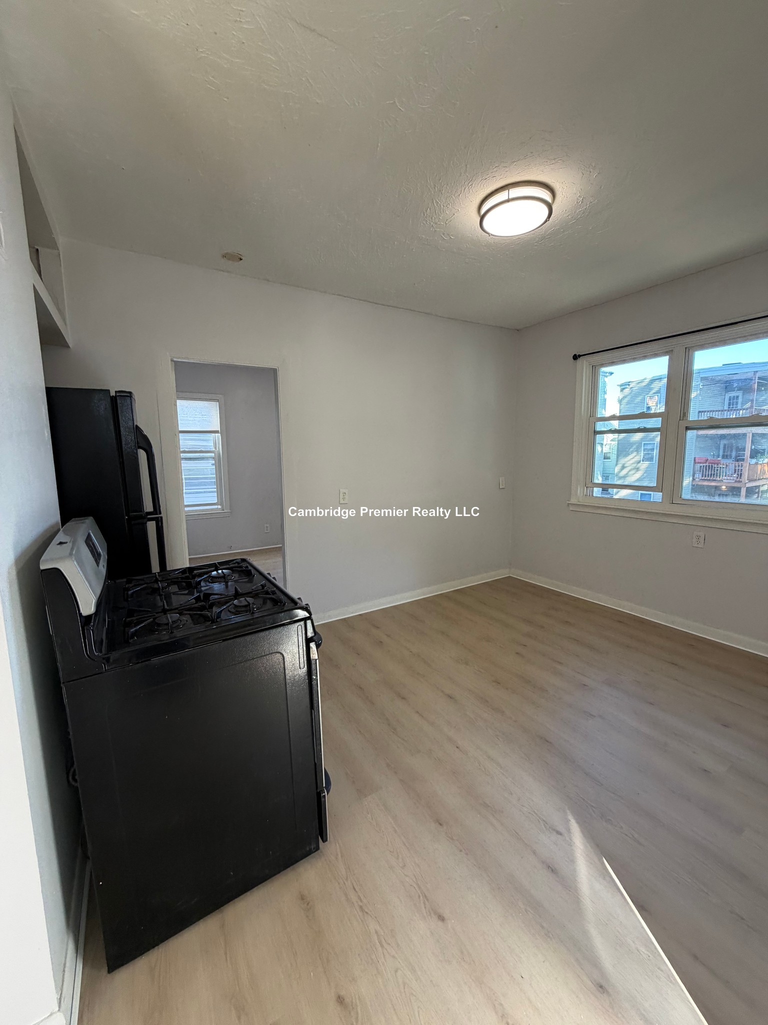 Photo 21 of Everett Ave. Unit 2