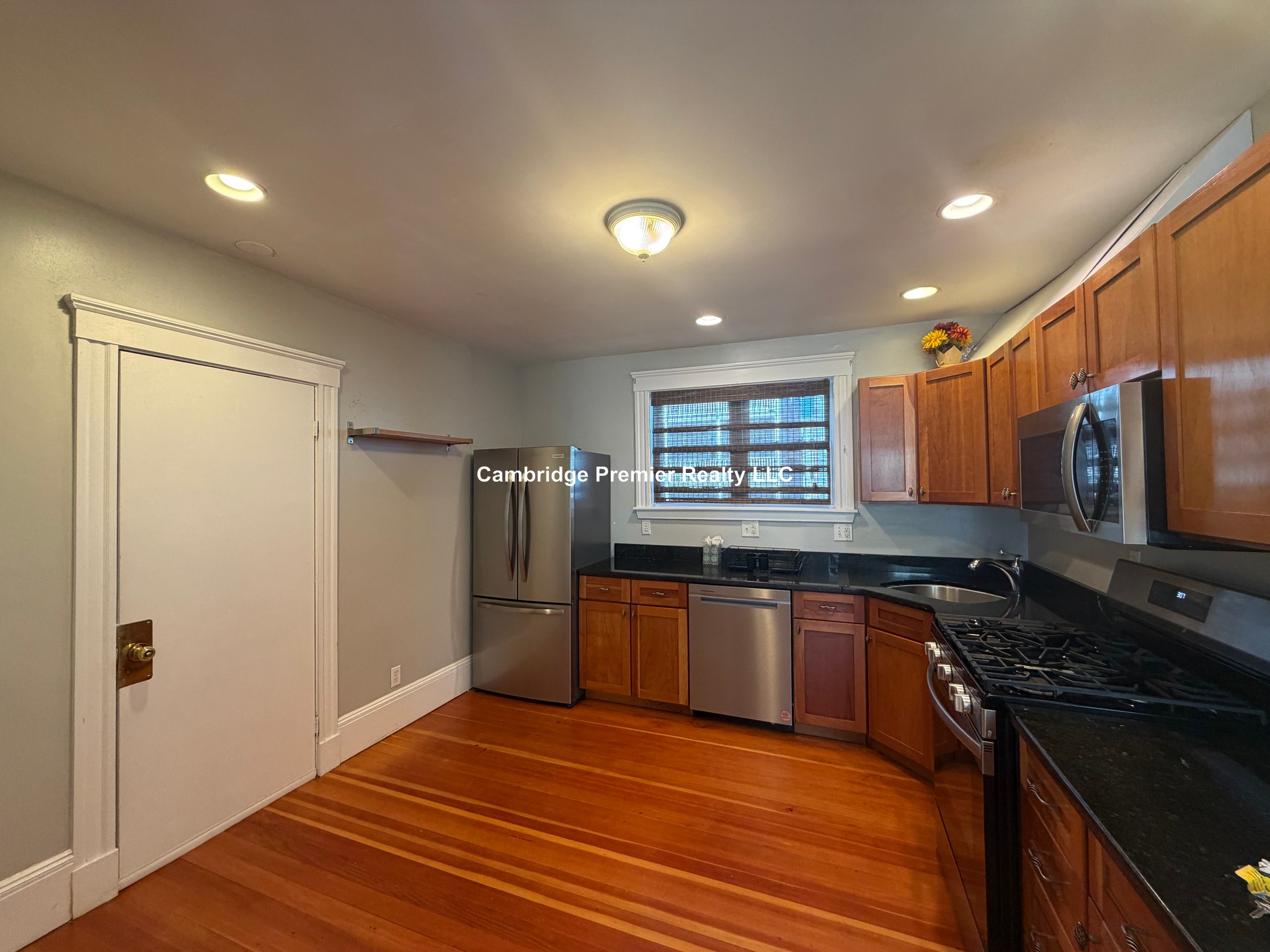 Photos of apartment on Waldo Ave.,Somerville MA 02143