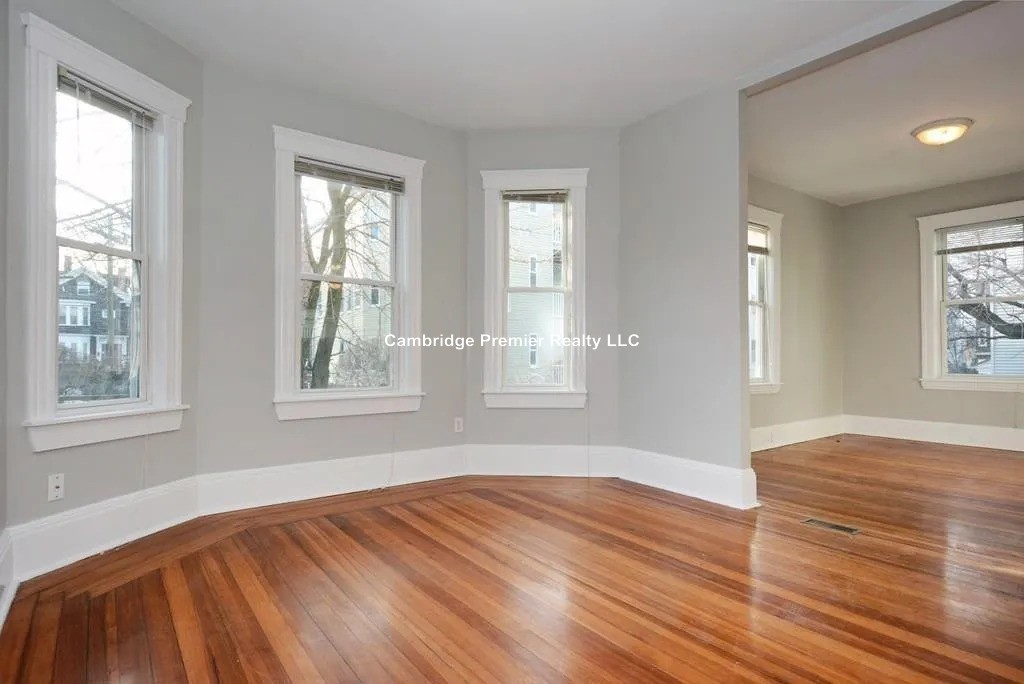 Photos of apartment on Waldo Ave.,Somerville MA 02143
