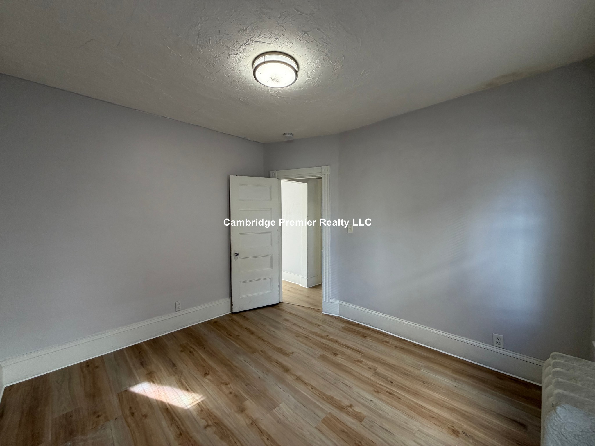 Photo 9 of Everett Ave. Unit 2