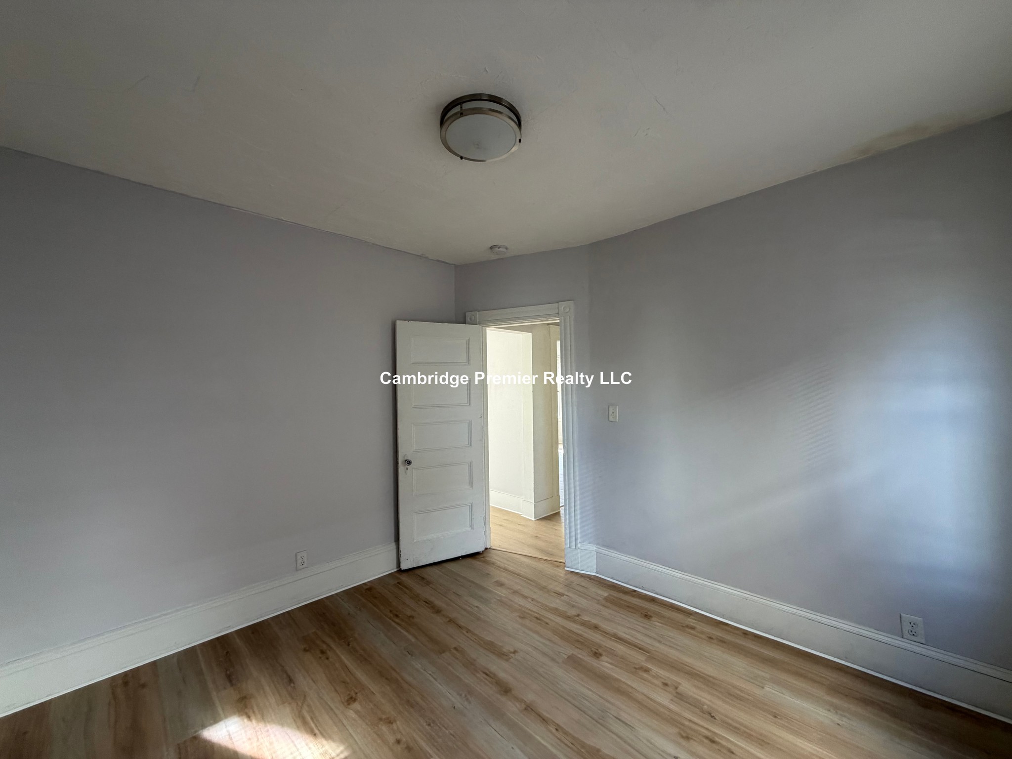Photo 8 of Everett Ave. Unit 2