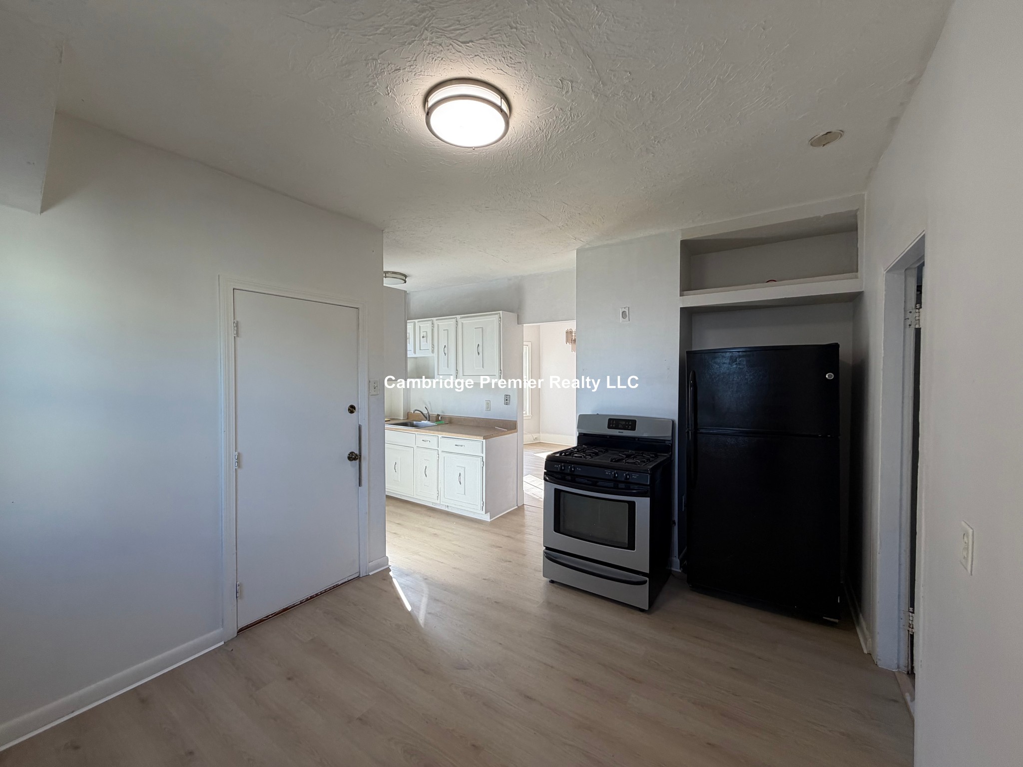 Photo 17 of Everett Ave. Unit 2