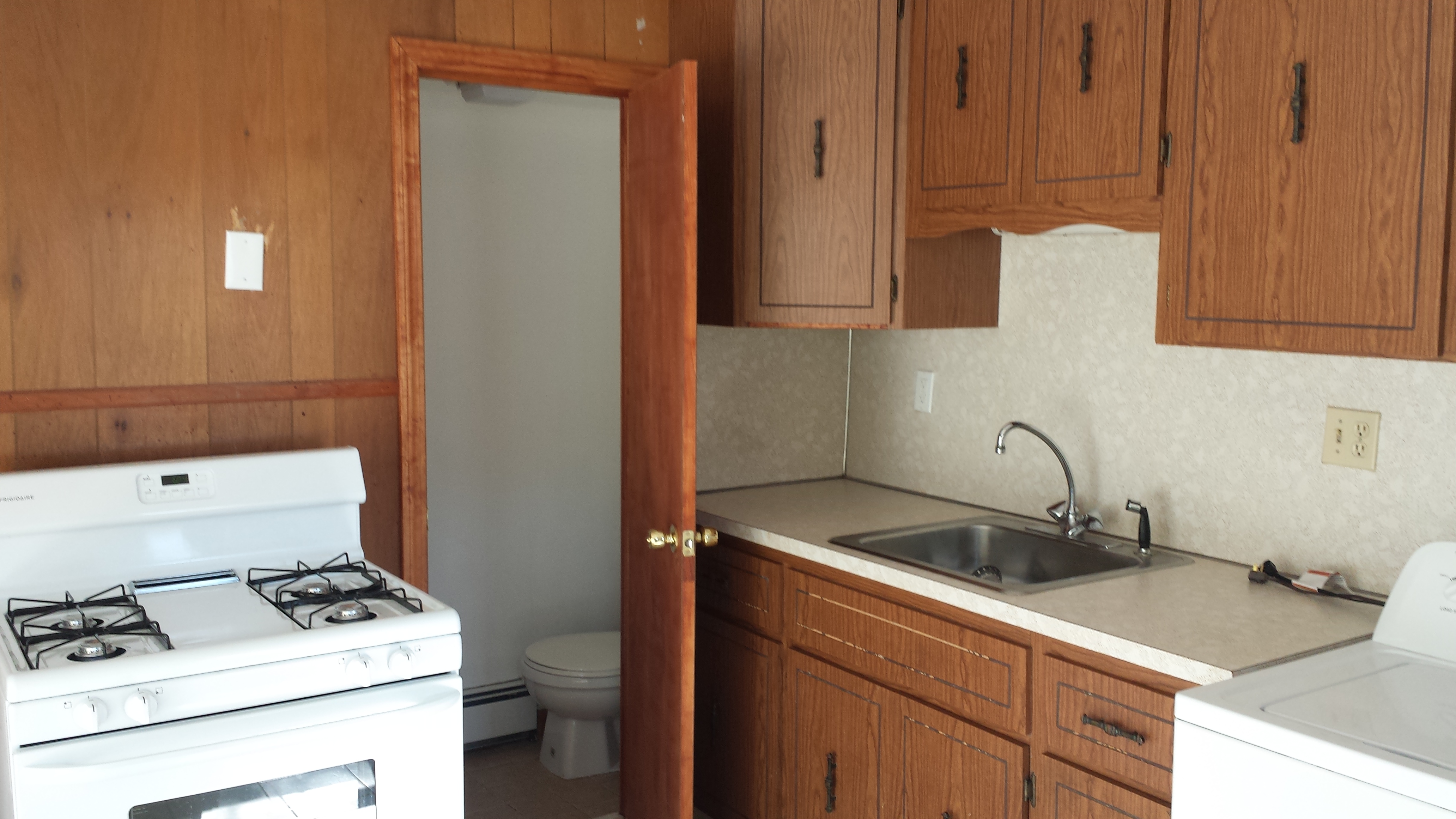 4 bed, 2 bath apartment for rent at 263 Everett Unit 0, East Boston — photo 10 of 11
