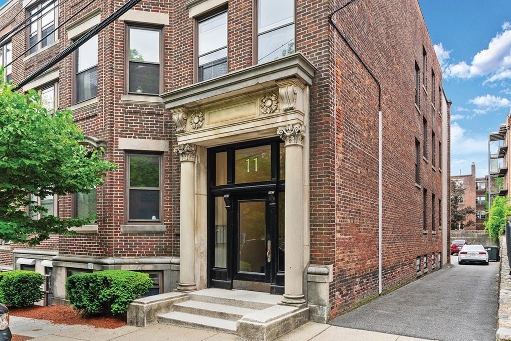 15 Stearns Rd, Coolidge Corner