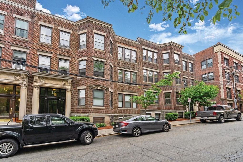 11 Stearns Rd, Coolidge Corner