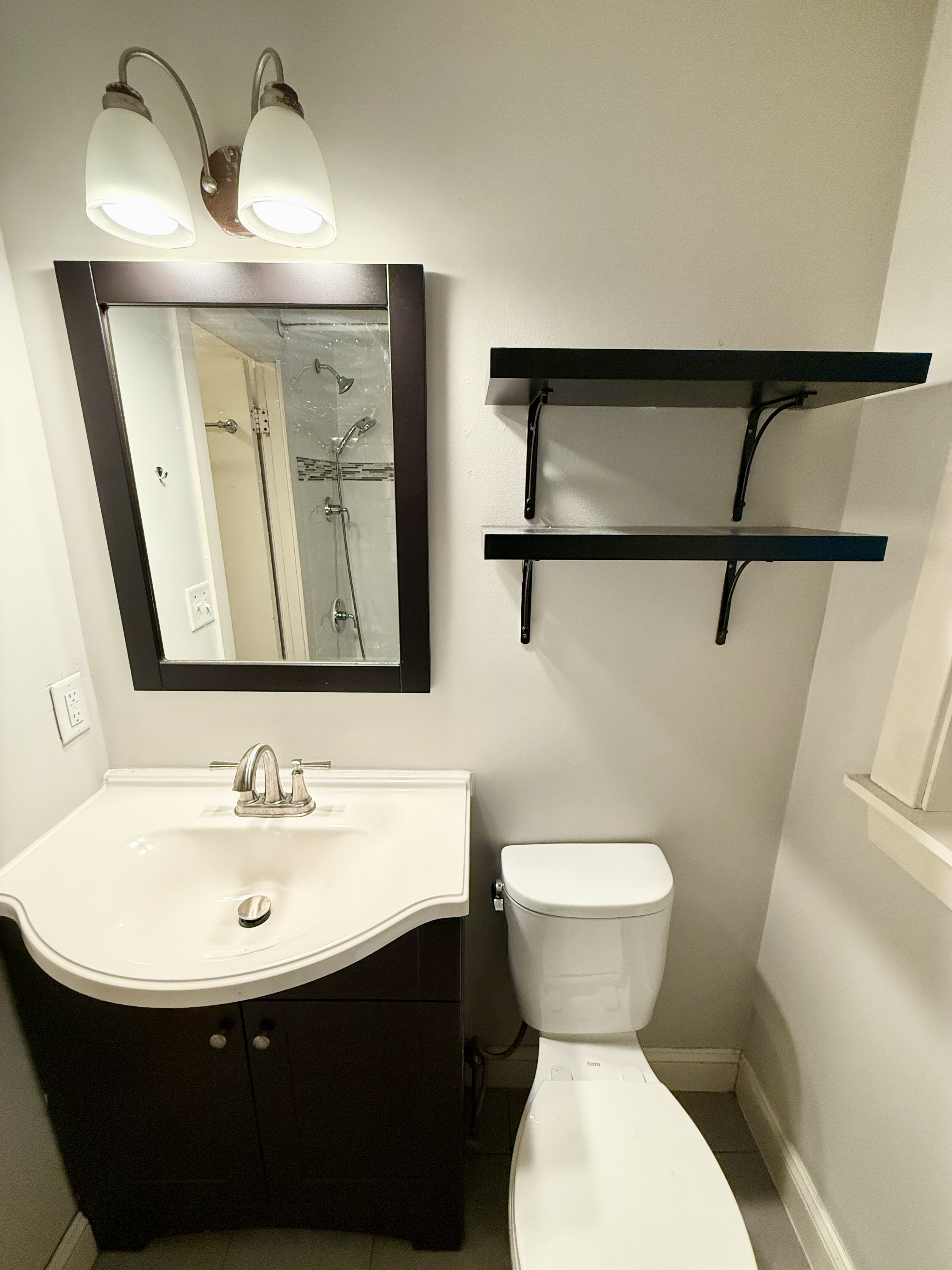 Photo 10 of 2 Braemore Rd. Unit 1