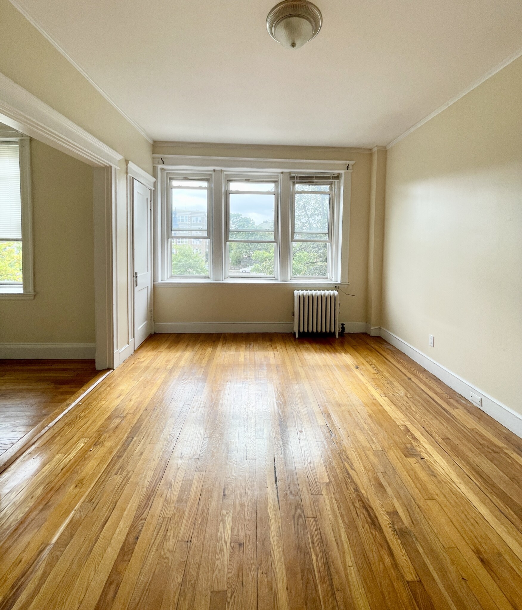 1637 Commonwealth Ave, Brighton