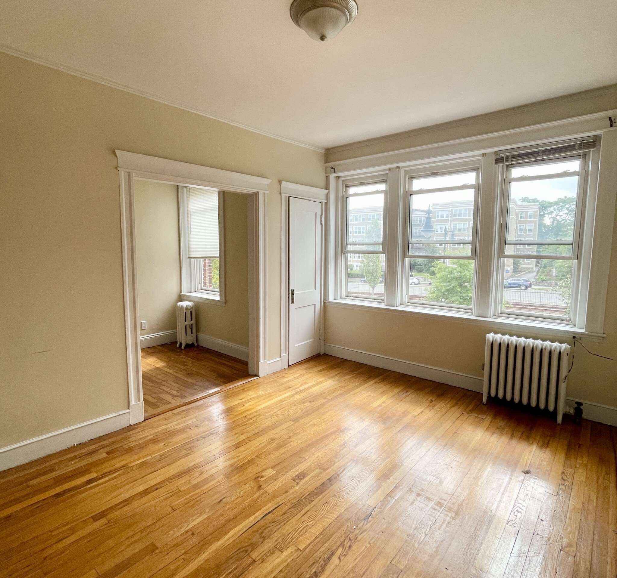 1637 Commonwealth Ave, Brighton