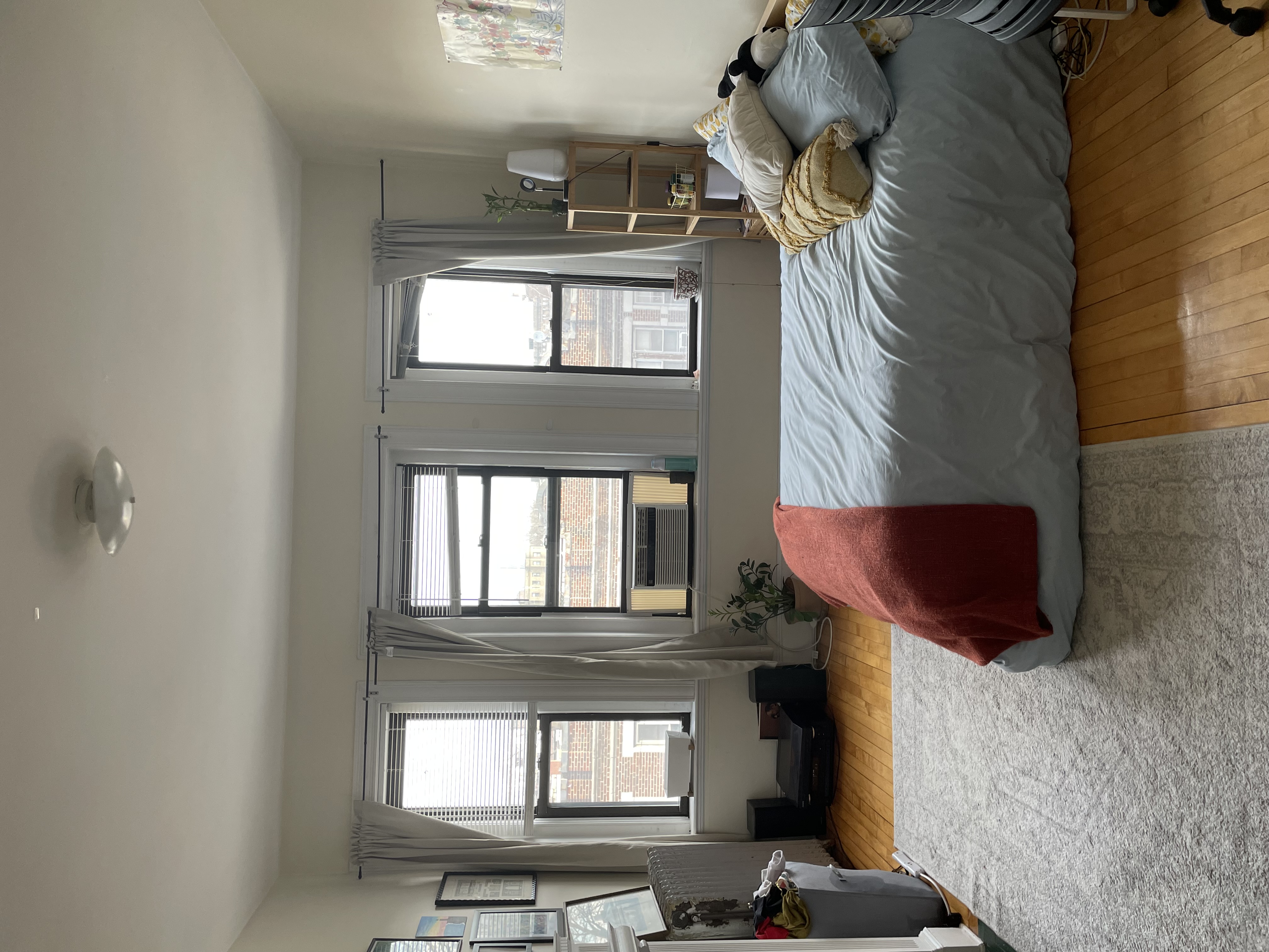 3 bed, 1 bath apartment for rent at 102 Linden St Unit 17, Allston — photo 4 of 8