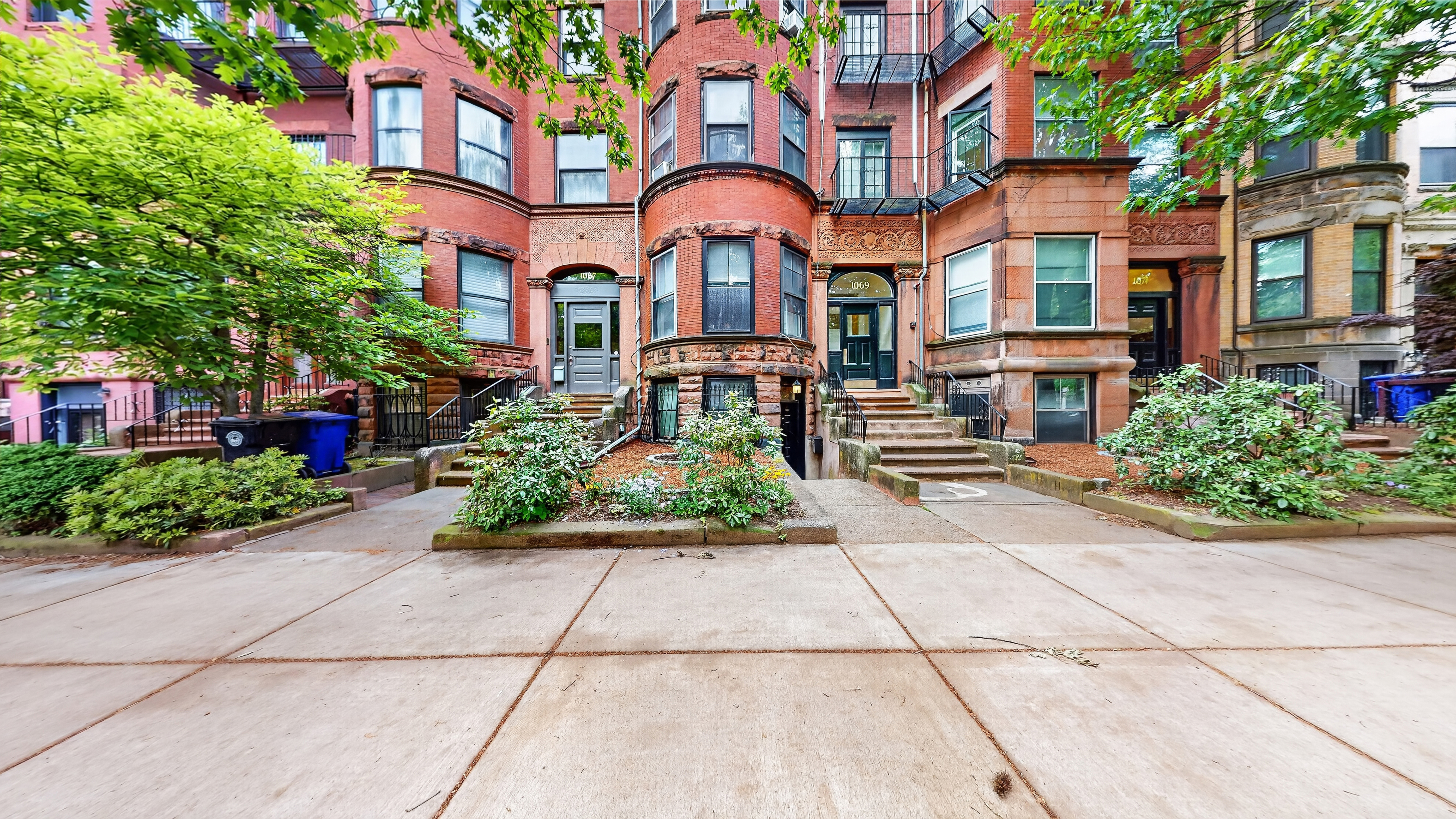 Photos of apartment on Beacon St.,Brookline MA 02446