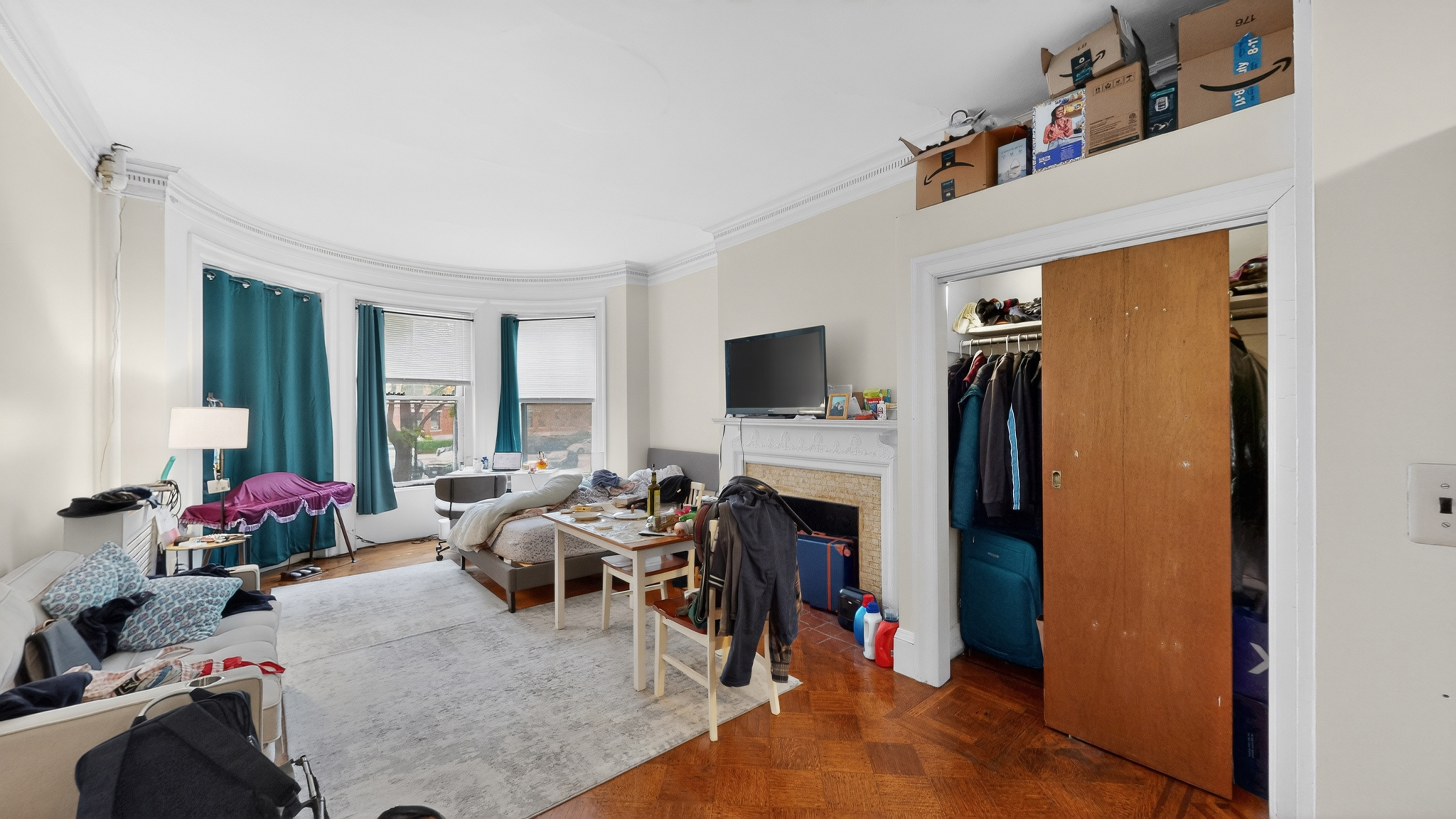 Photos of apartment on Beacon St.,Brookline MA 02446