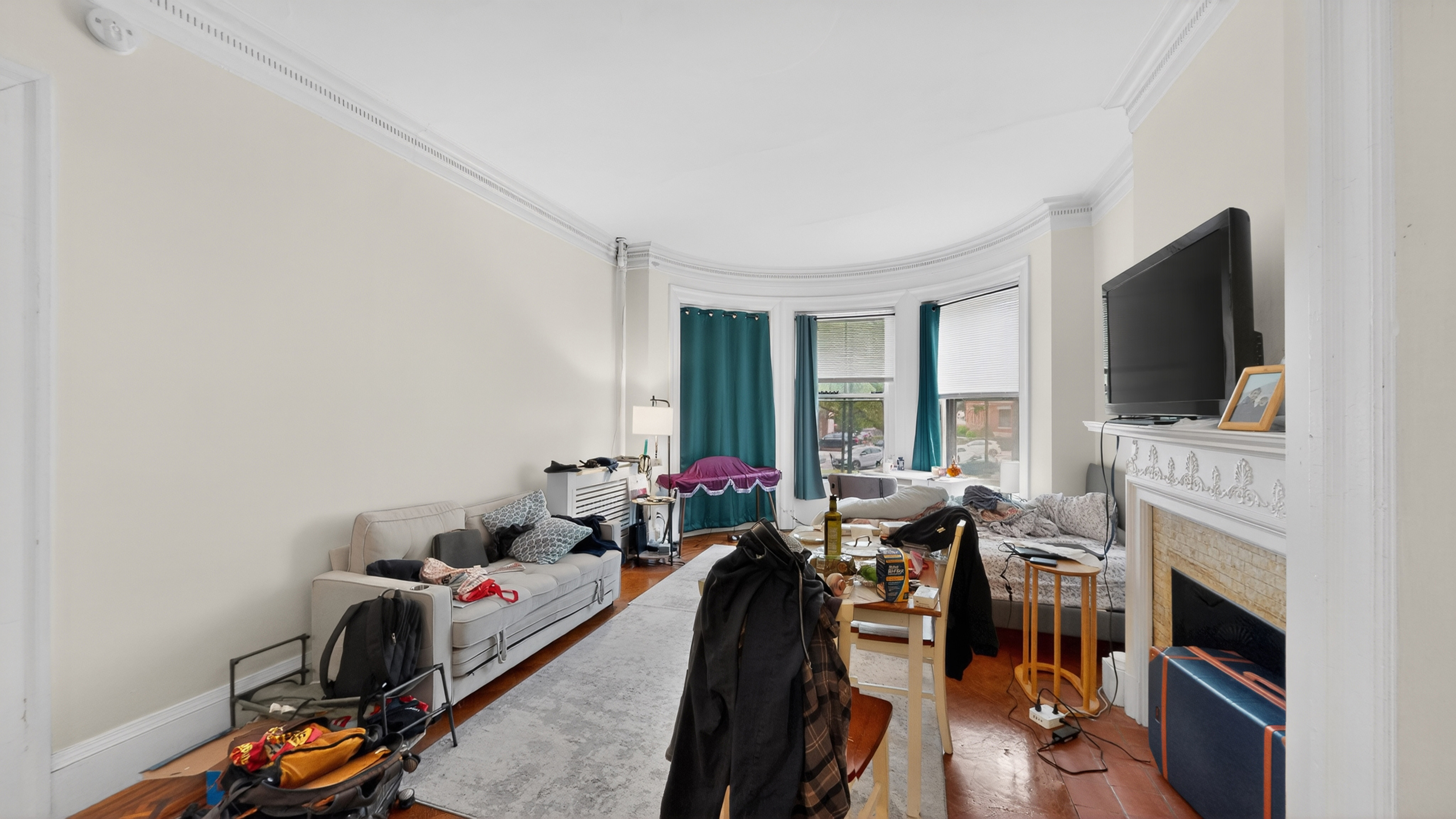 Photos of apartment on Beacon St.,Brookline MA 02446