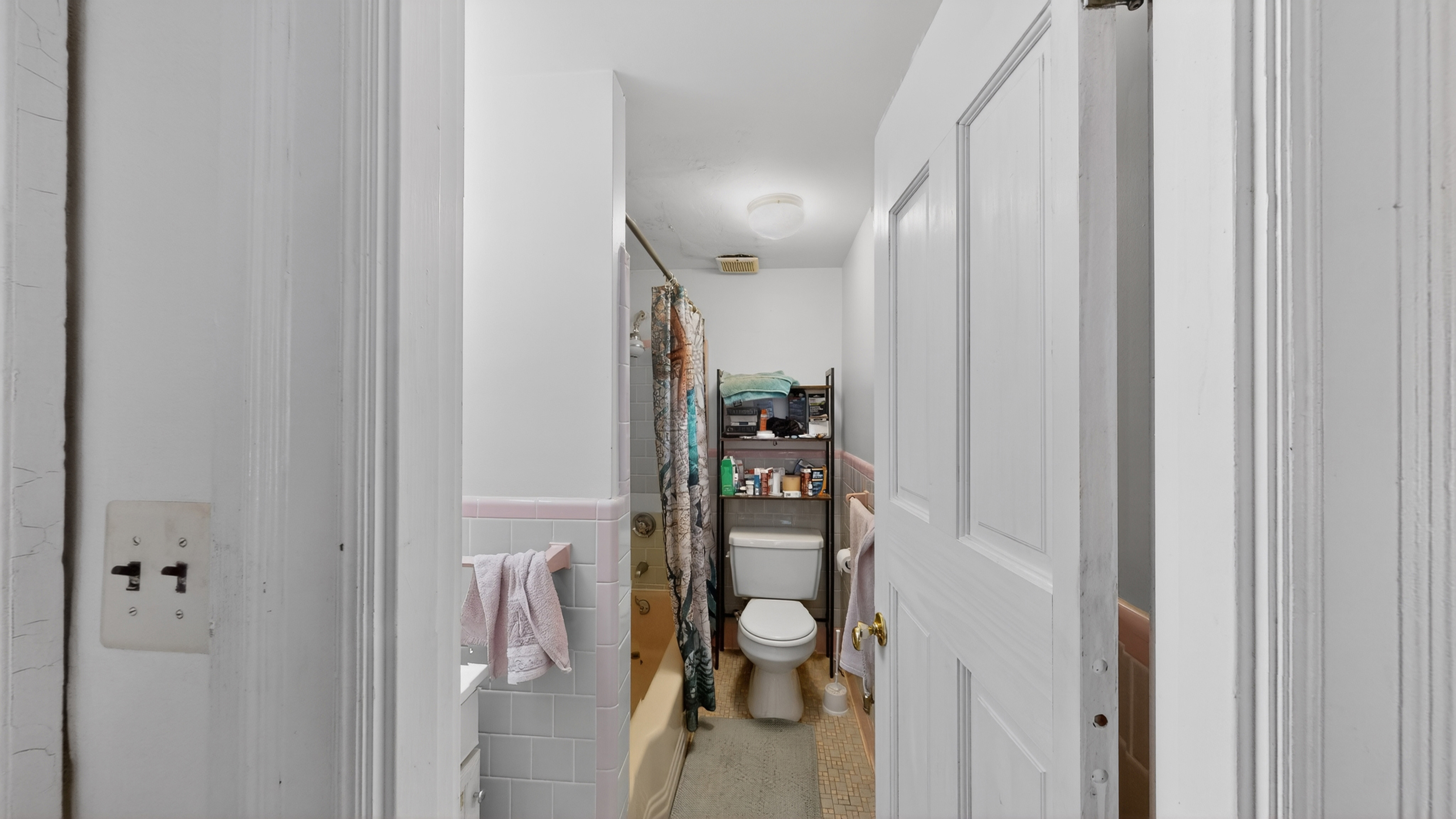 Photos of apartment on Beacon St.,Brookline MA 02446