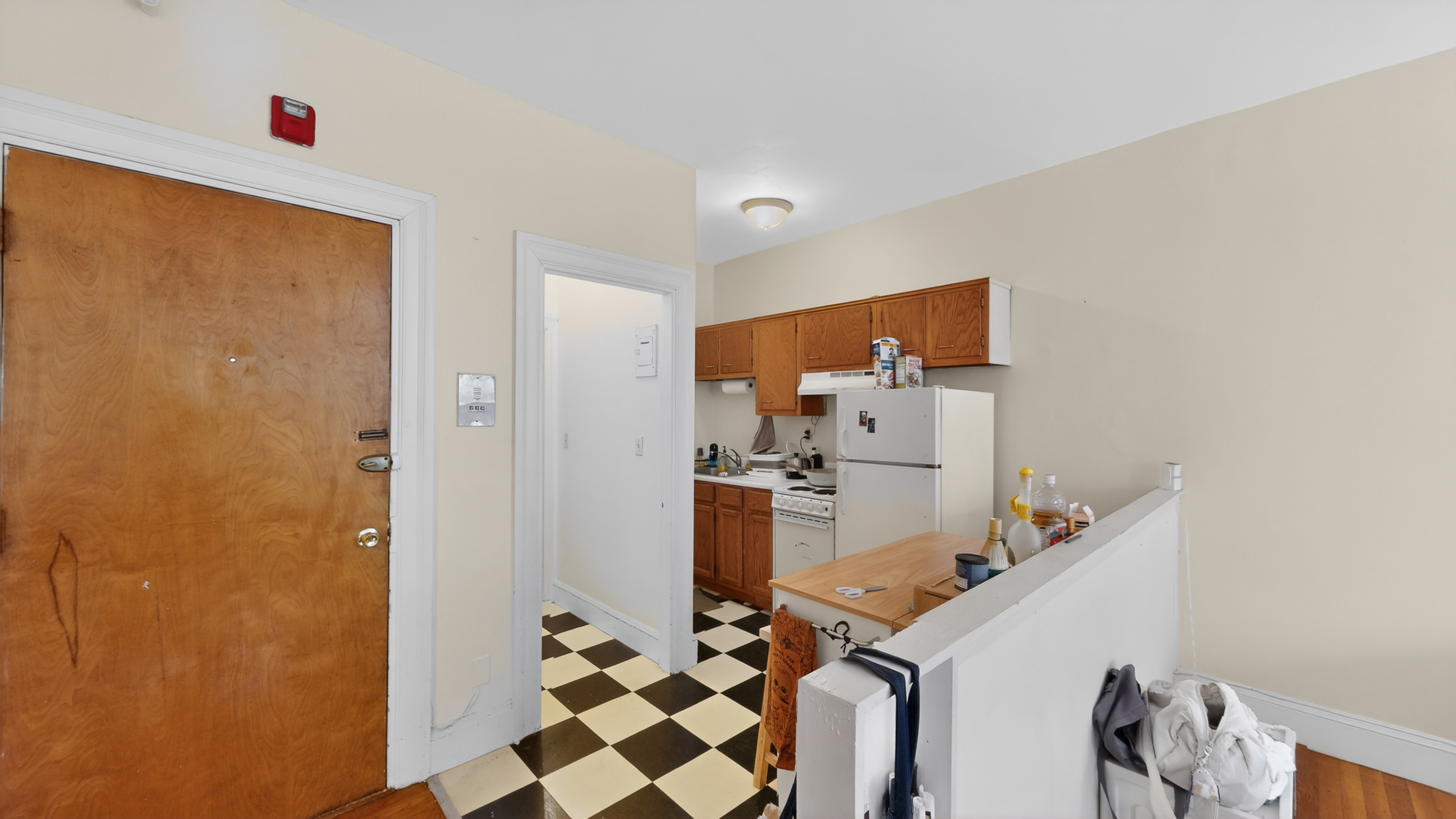 Photos of apartment on Beacon St.,Brookline MA 02446