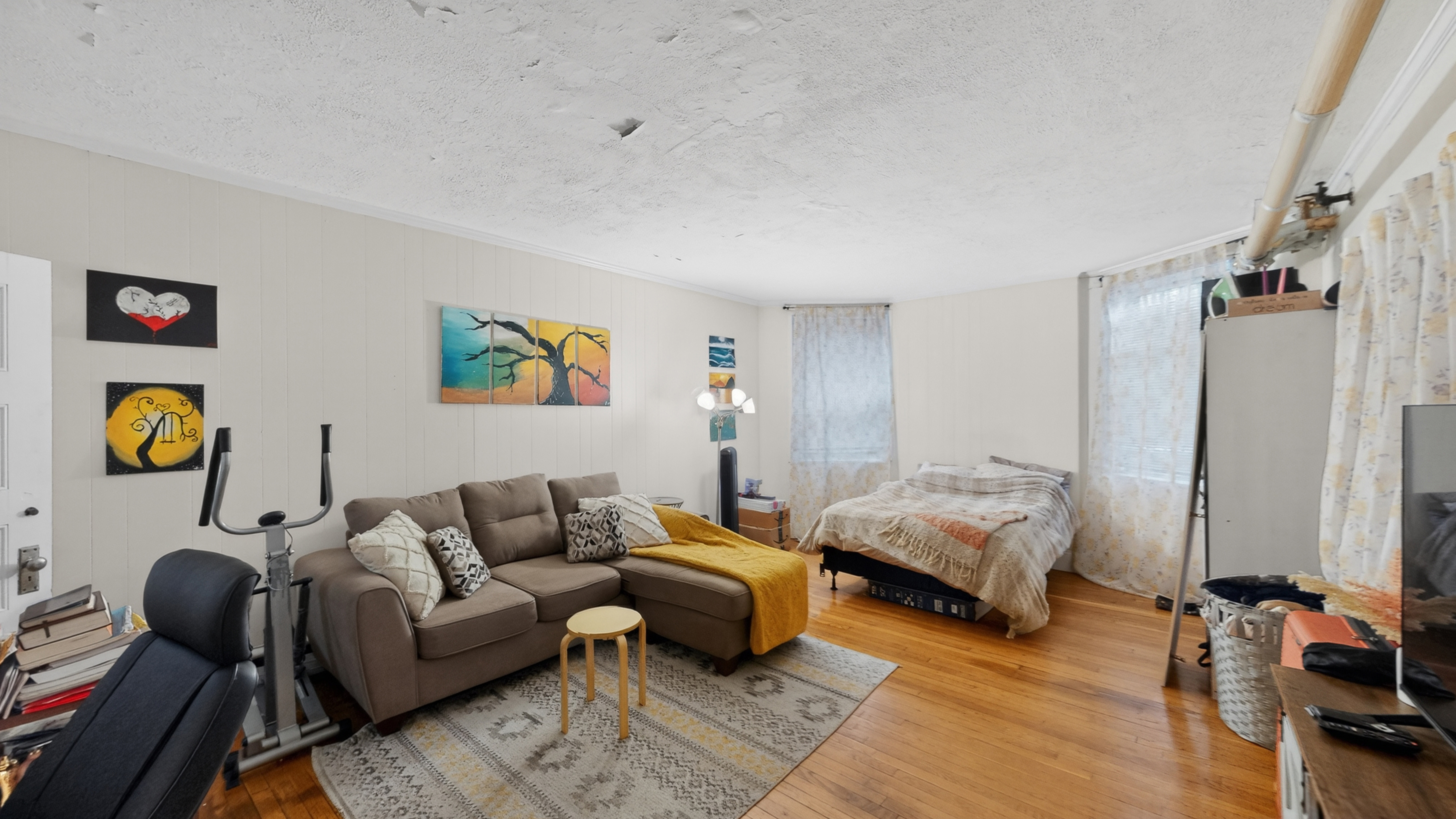 Photos of apartment on Beacon St.,Brookline MA 02446