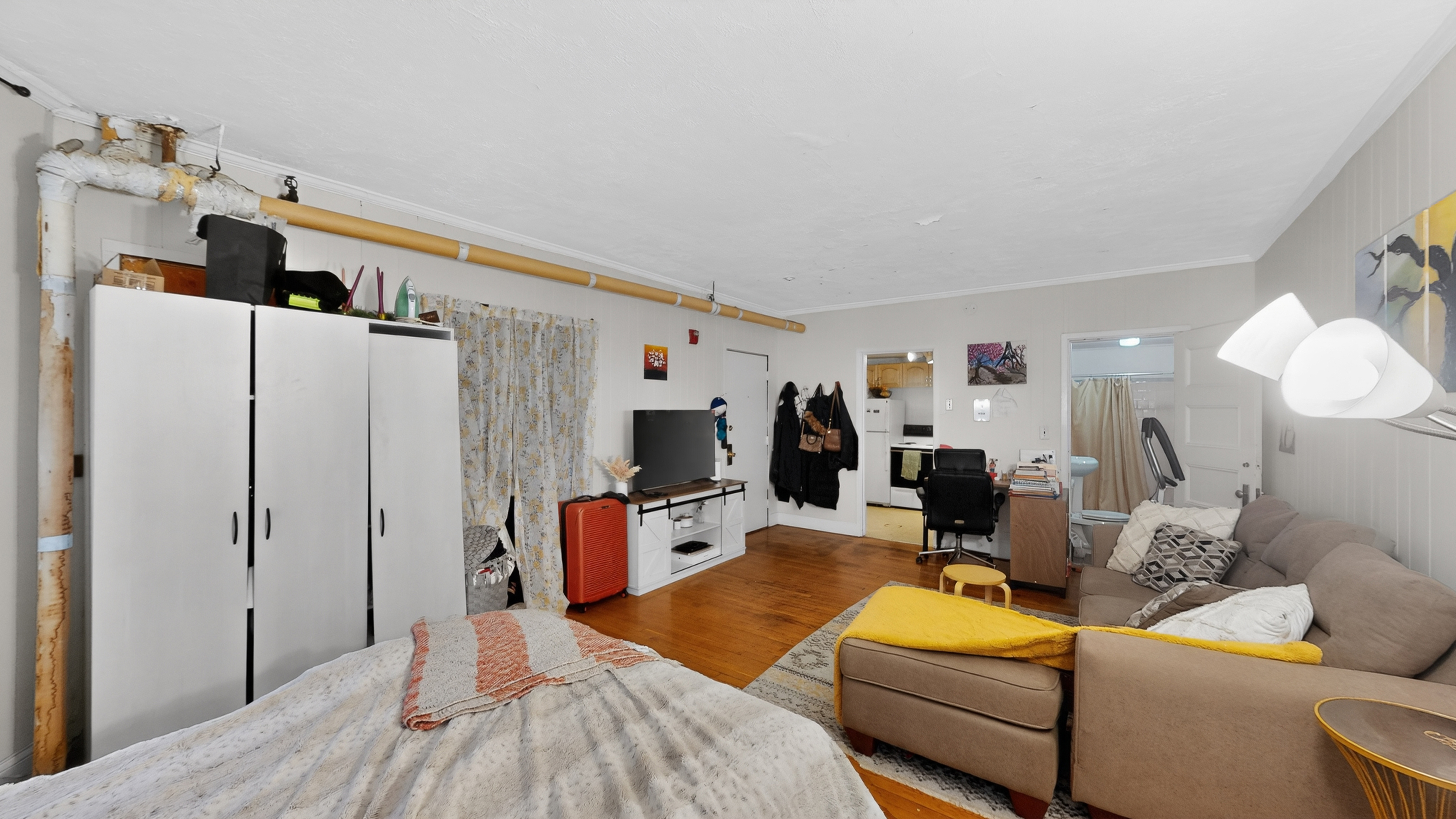 Photos of apartment on Beacon St.,Brookline MA 02446