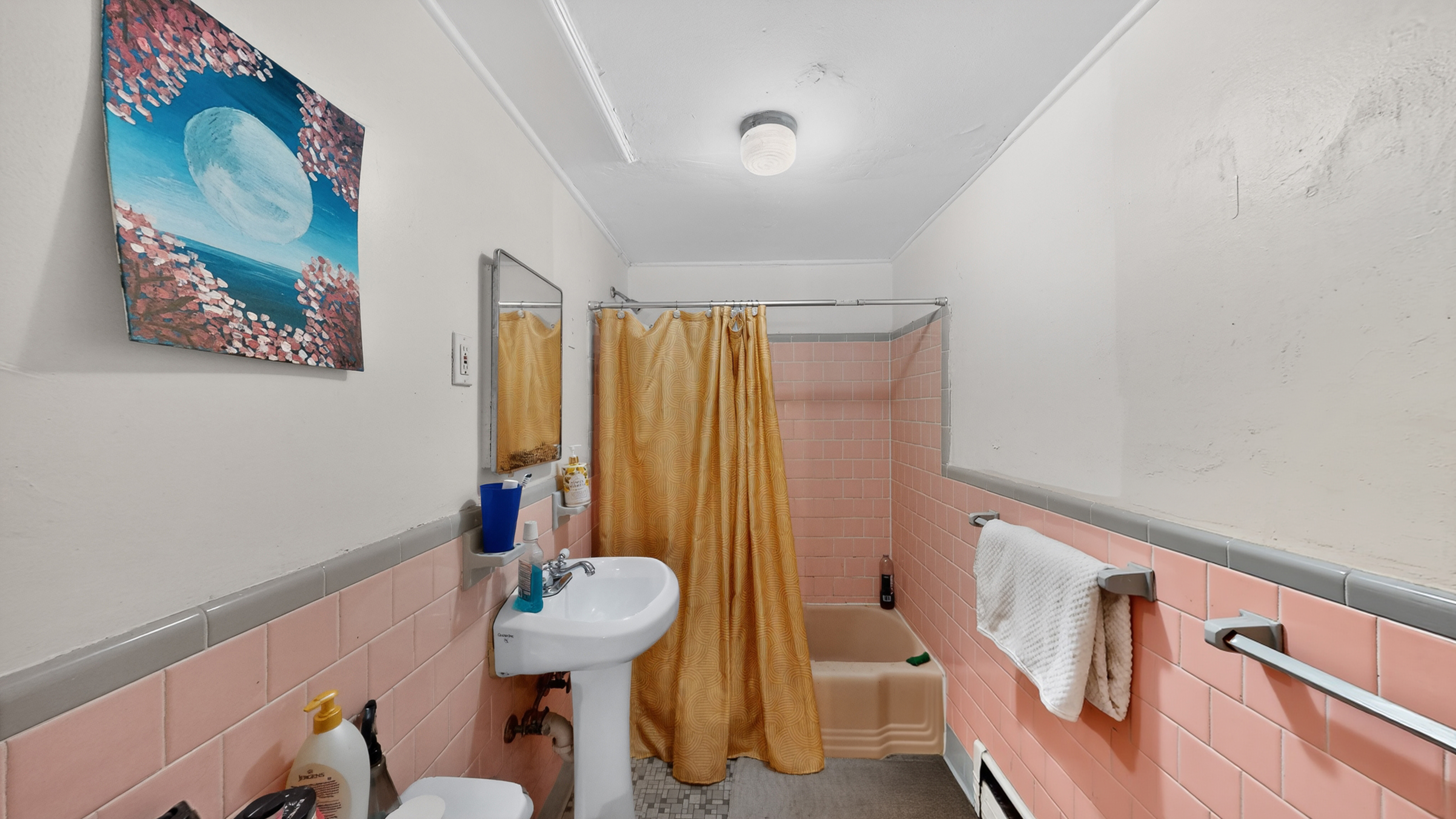 Photos of apartment on Beacon St.,Brookline MA 02446