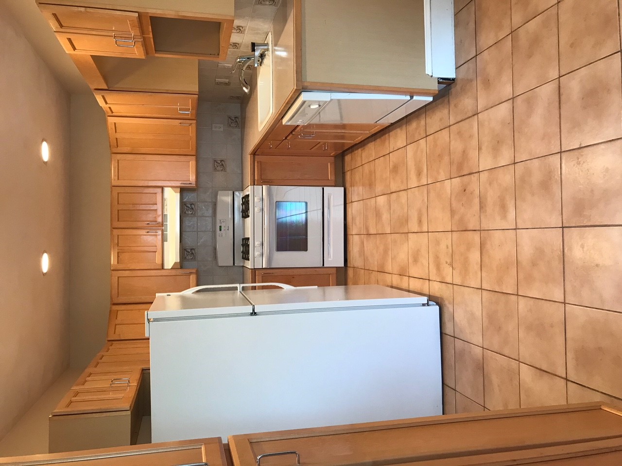 1714 Beacon St, Washington Square