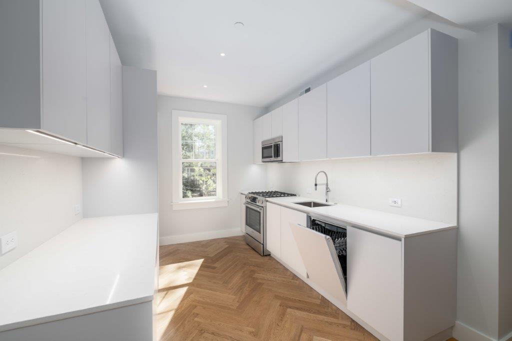 18 A Forest St, Cambridgeport