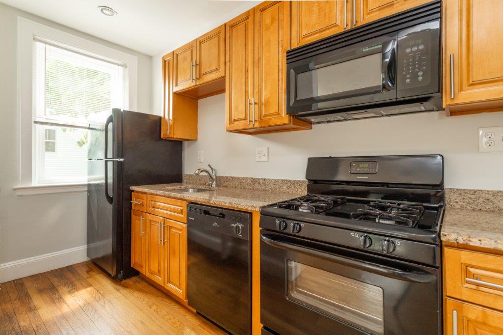 136 Highland Ave, Winter Hill