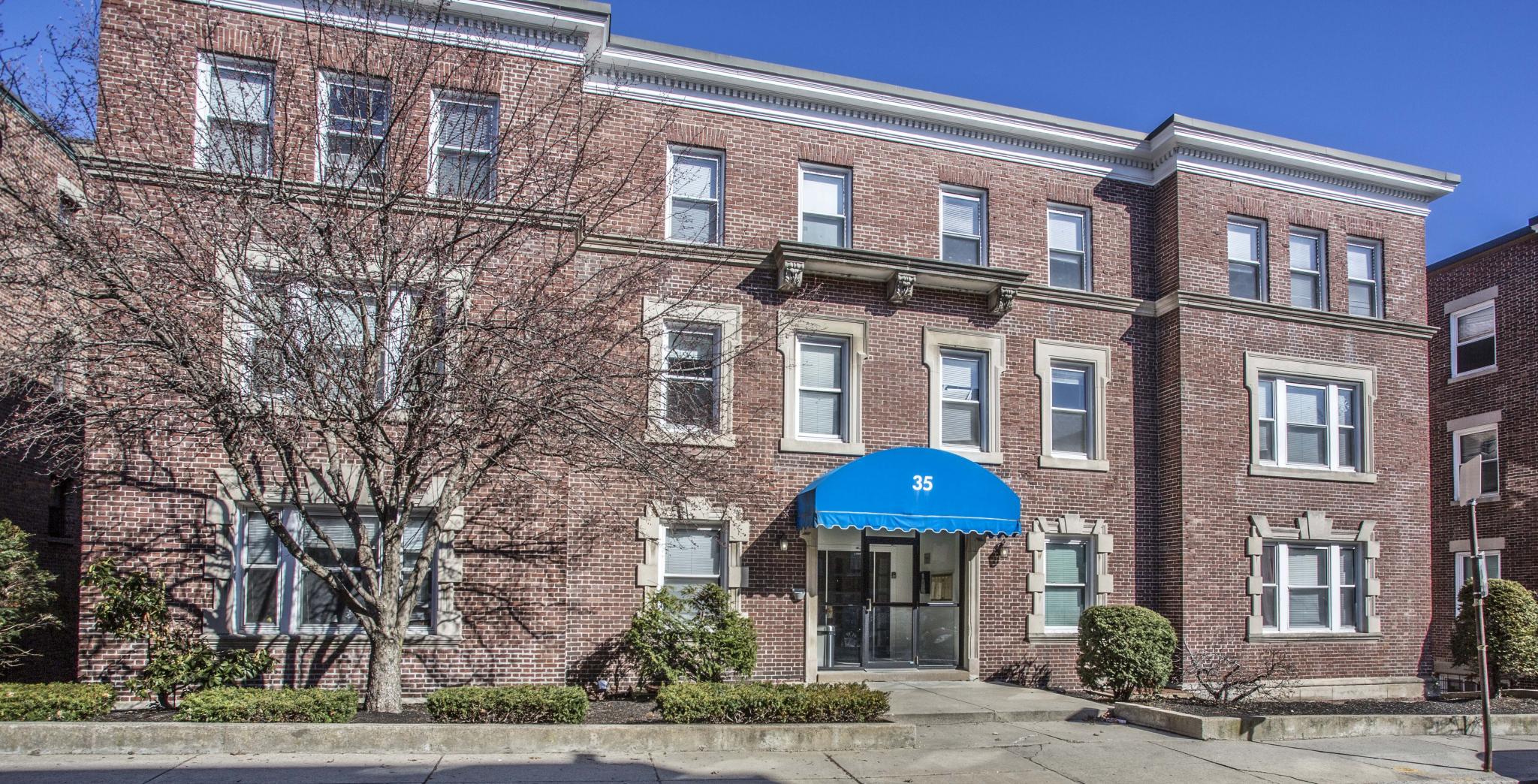 Photos of apartment on Commonwealth Ave.,Boston MA 