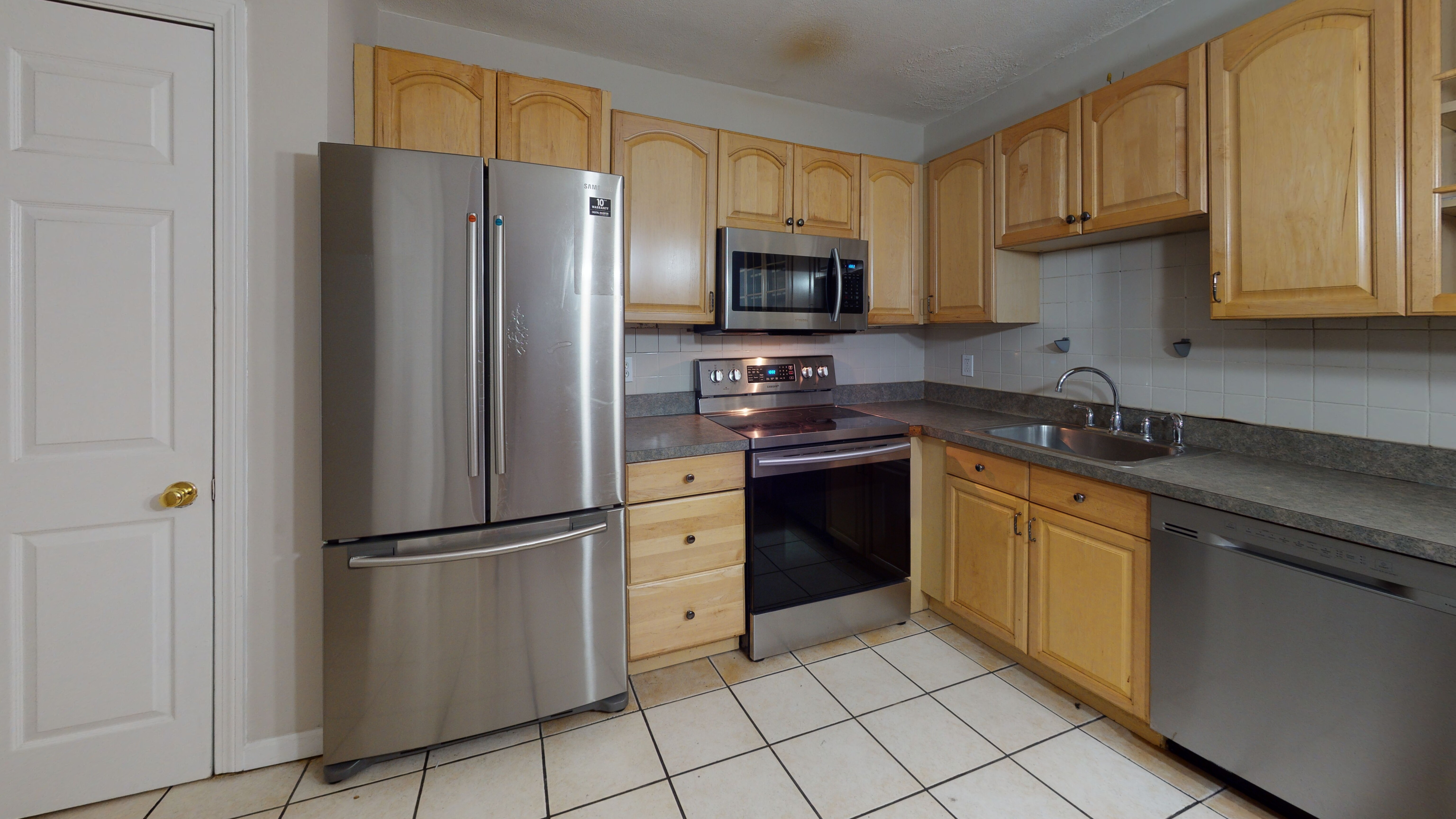 2 bed, 1 bath apartment for rent at 18 Glencoe St Unit 12, Brighton