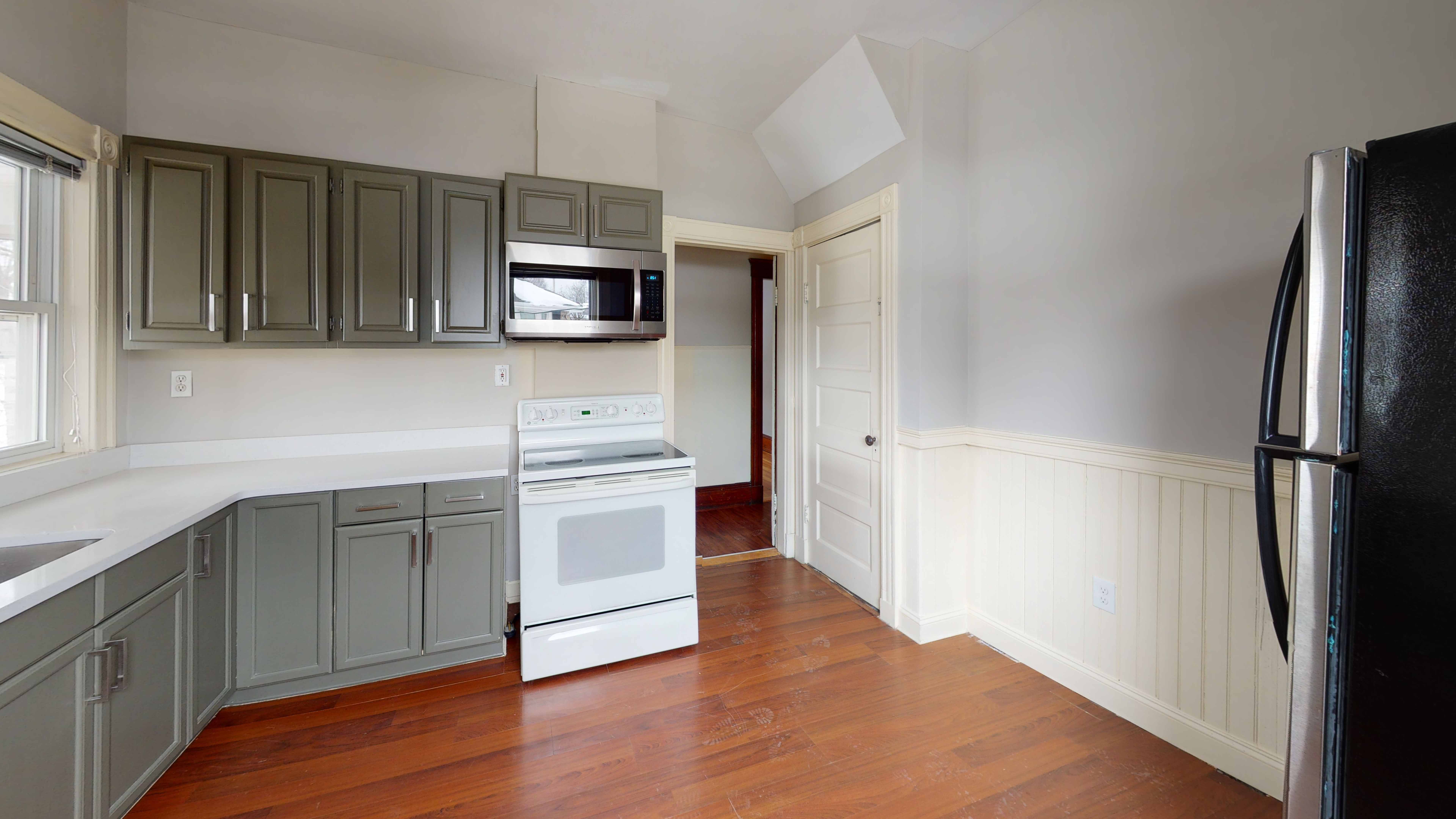 4 bed, 2 bath apartment for rent at 139-141 Edenfield Ave, Watertown — photo 2 of 10