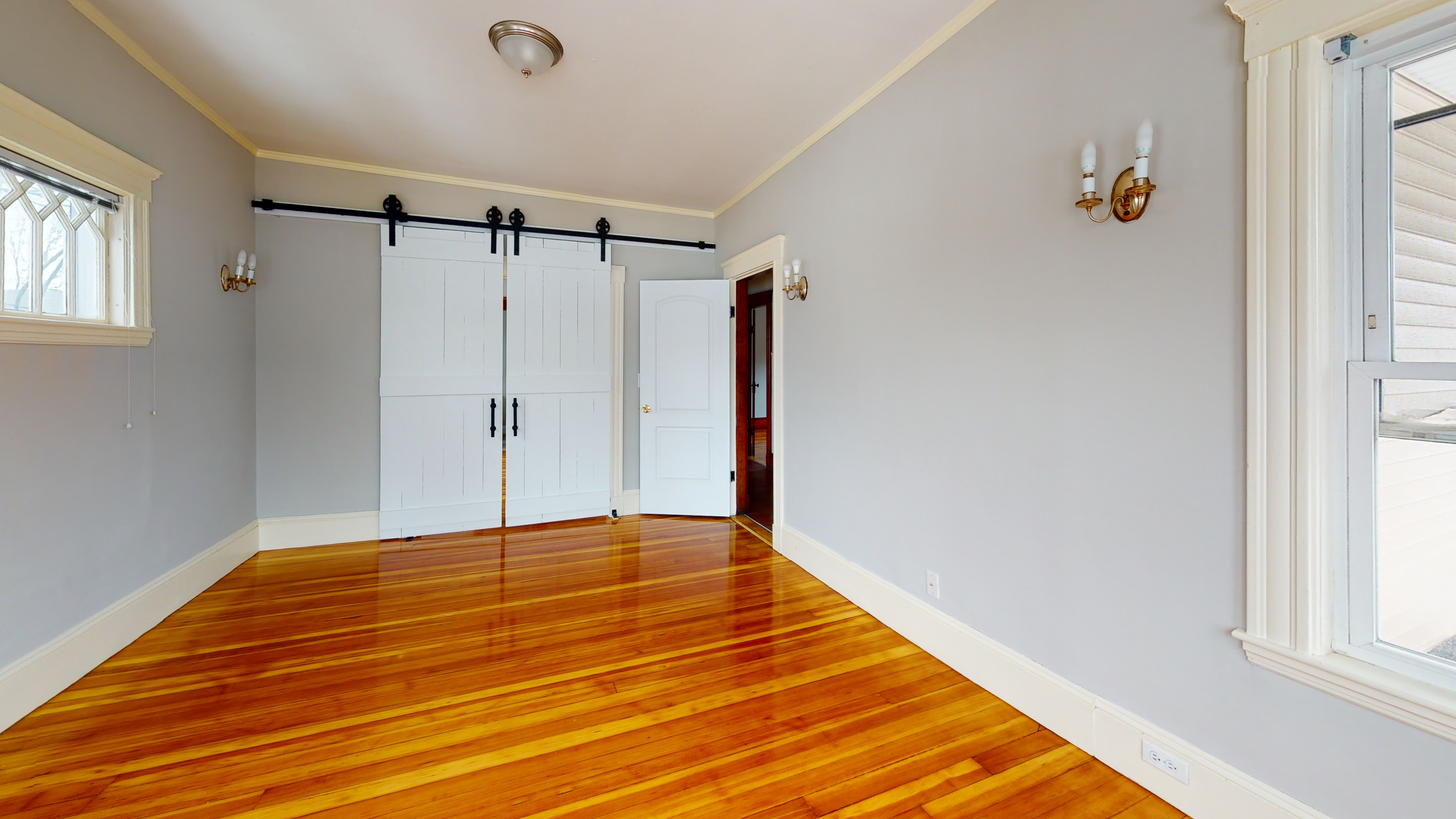 4 bed, 2 bath apartment for rent at 139-141 Edenfield Ave, Watertown — photo 3 of 10
