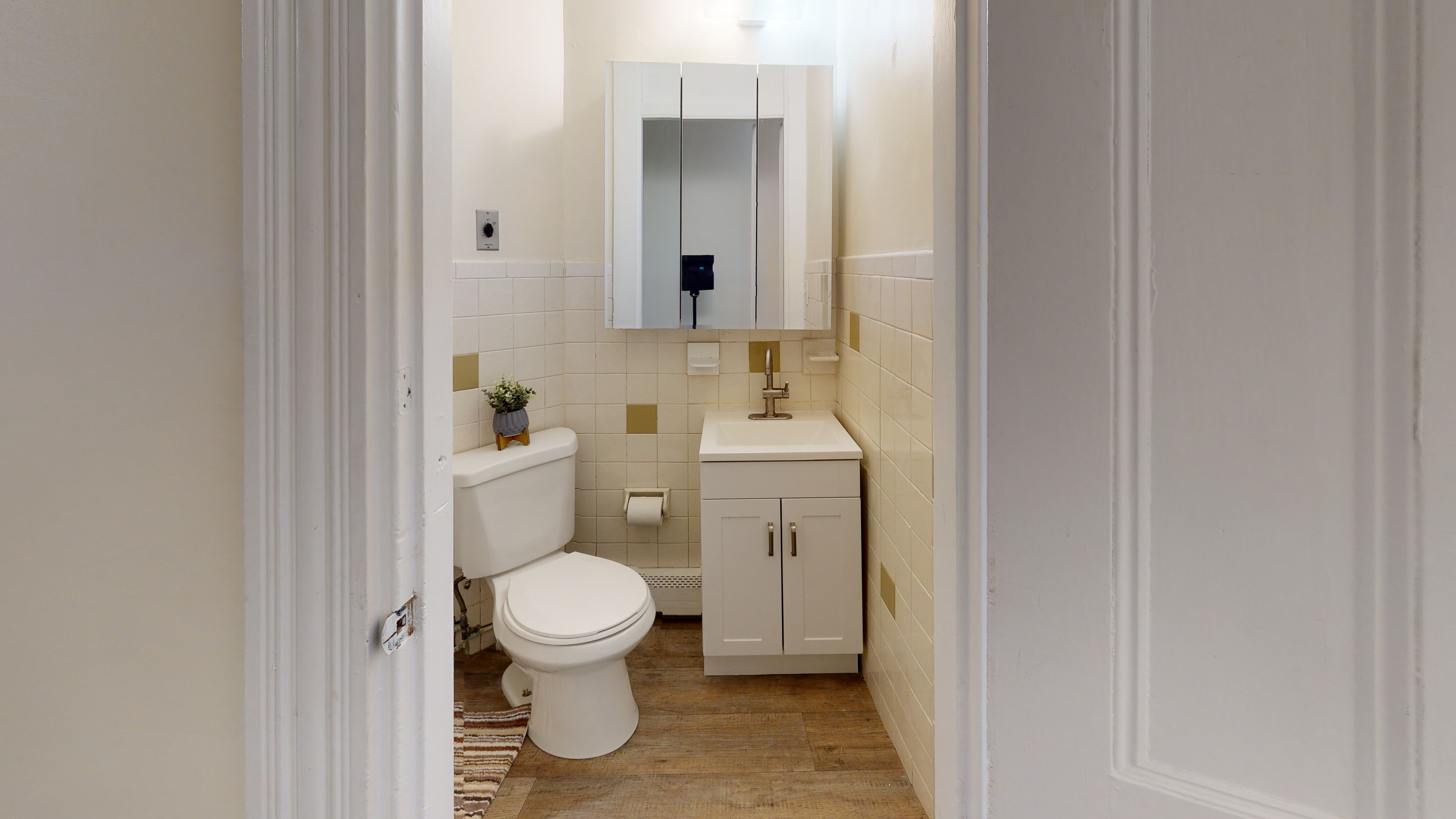 3 bed, 1 bath apartment for rent at 69 Holworthy St Unit 2, West Cambridge — photo 9 of 9