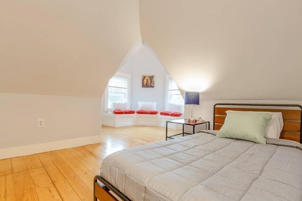 22 Thomas St, Jamaica Plain