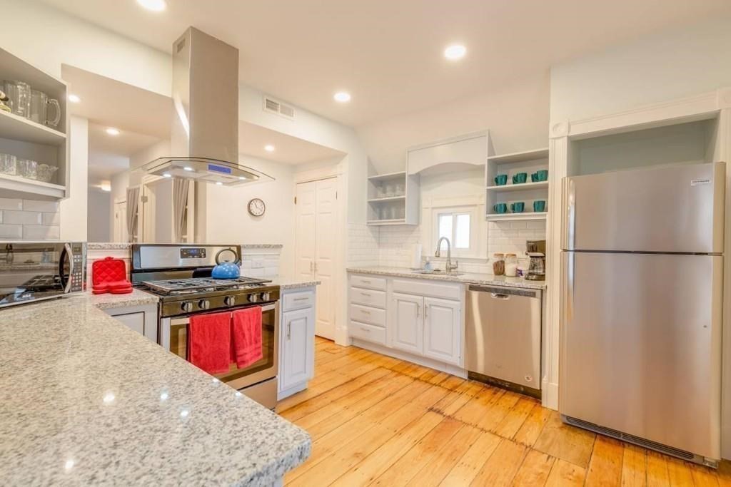 22 Thomas St, Jamaica Plain