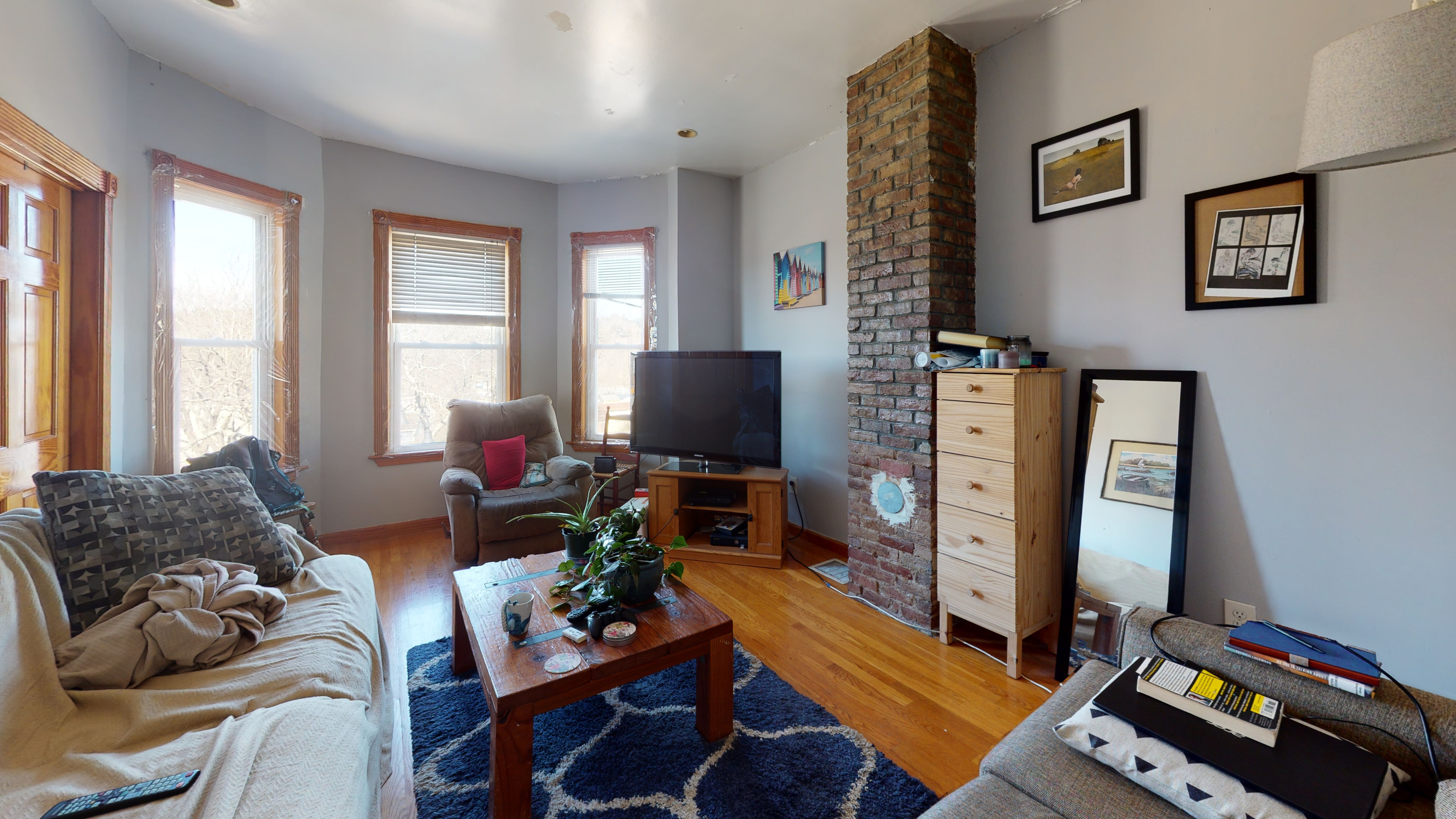 176 Hyde Park Ave, Jamaica Plain