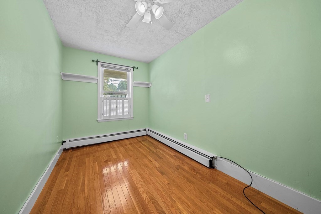 395 Lexington St, Newton