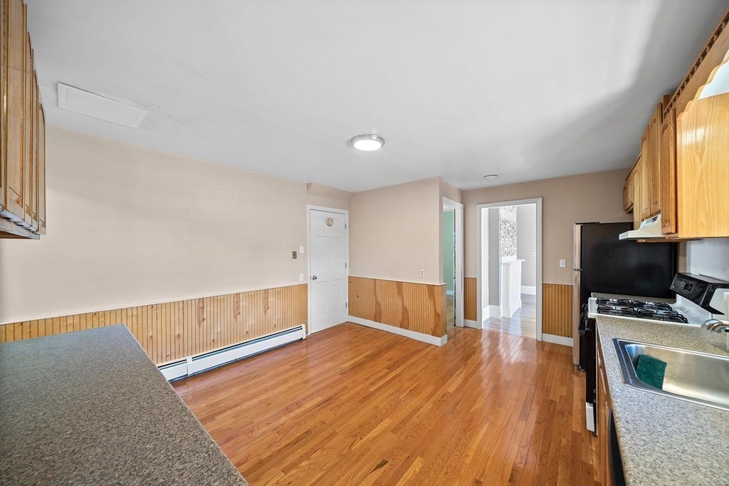 395 Lexington St, Newton