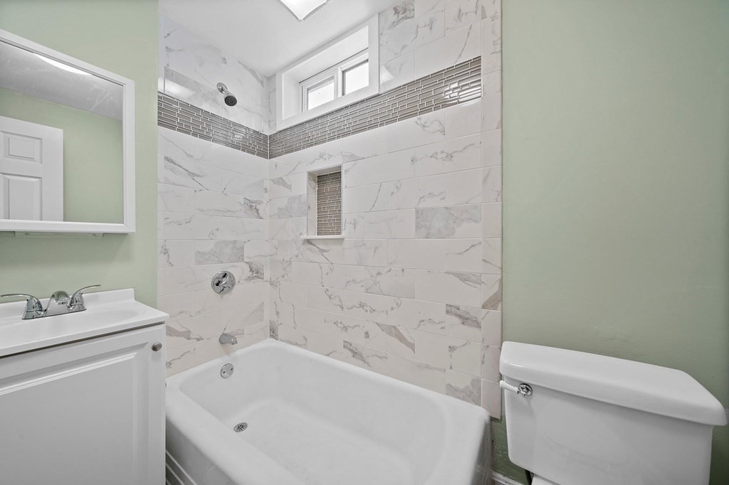 395 Lexington St, Newton