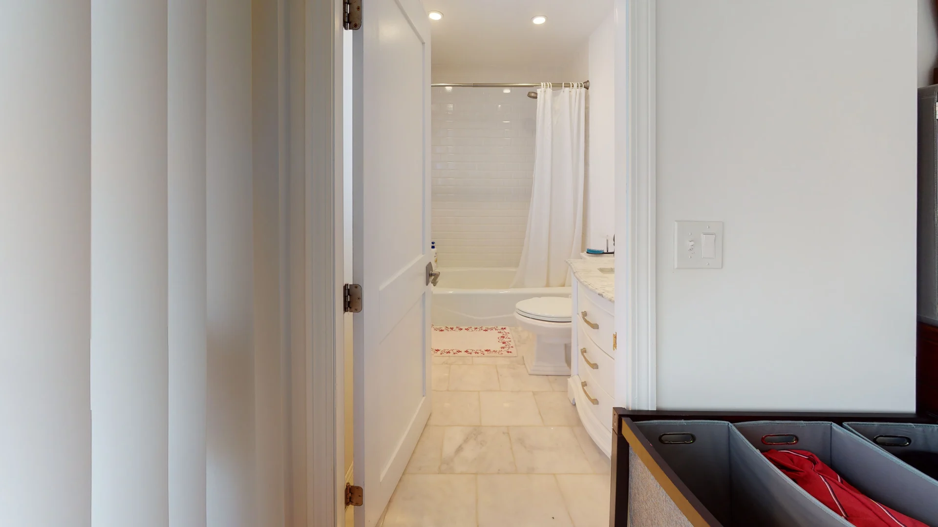 24 Broadlawn Park, Chestnut Hill (Newton)